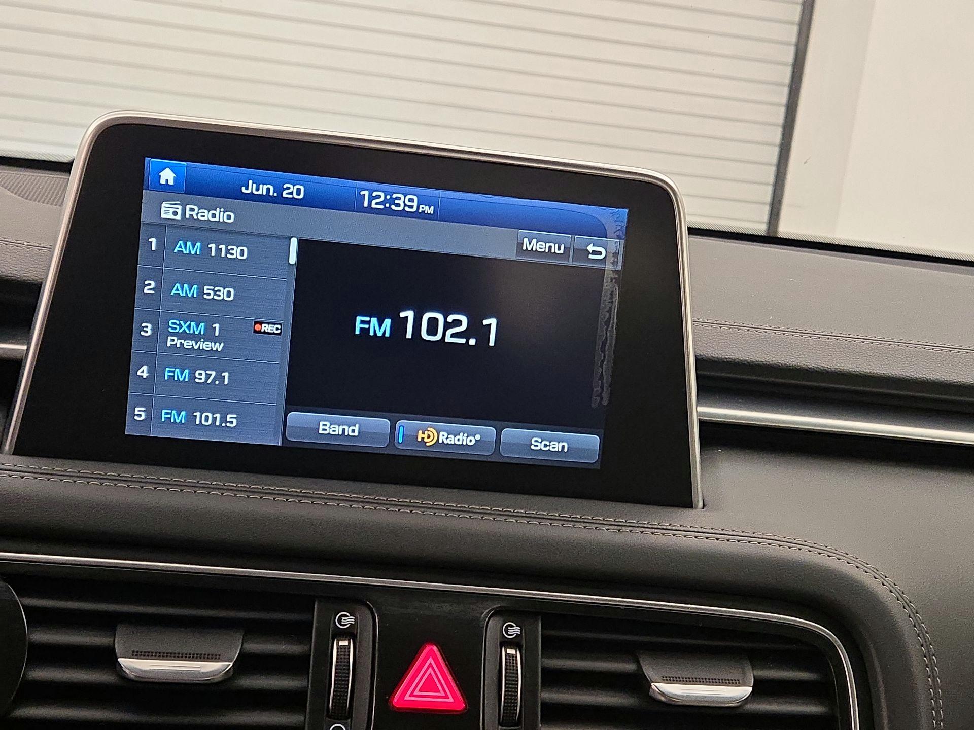 Thumbnail: 2019 Genesis G70 - 16