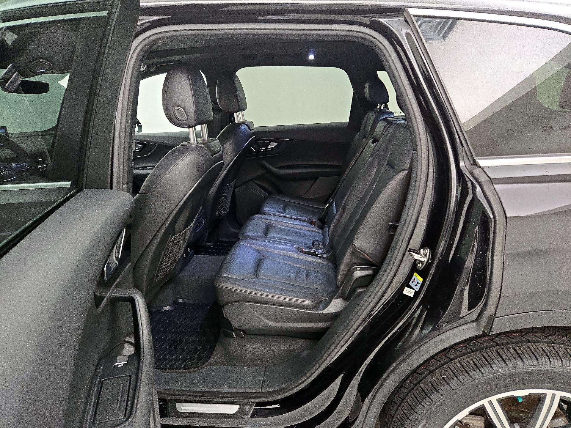 Thumbnail: 2019 Audi Q7 - 19