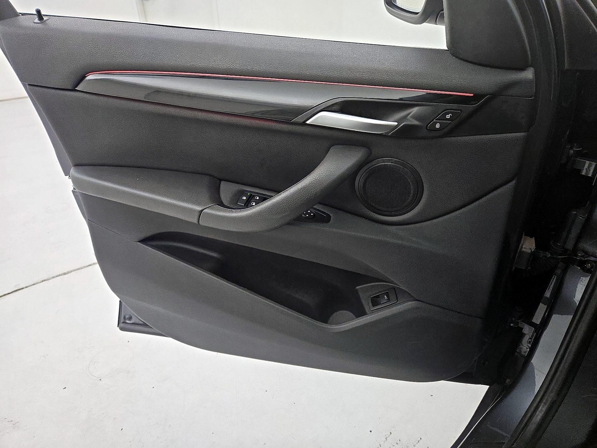Thumbnail: 2020 BMW X1 - 12
