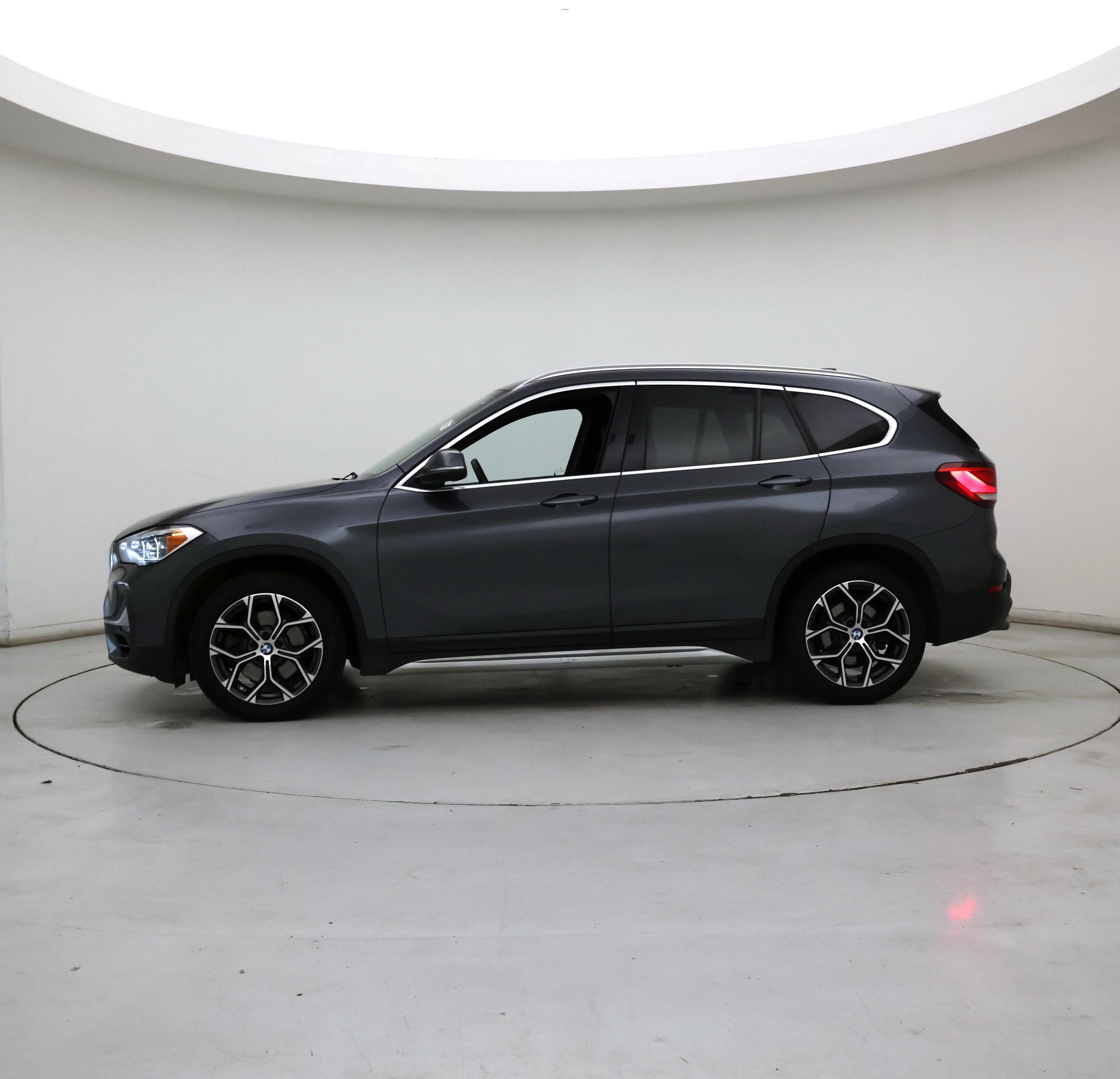 Thumbnail: 2020 BMW X1 - 3