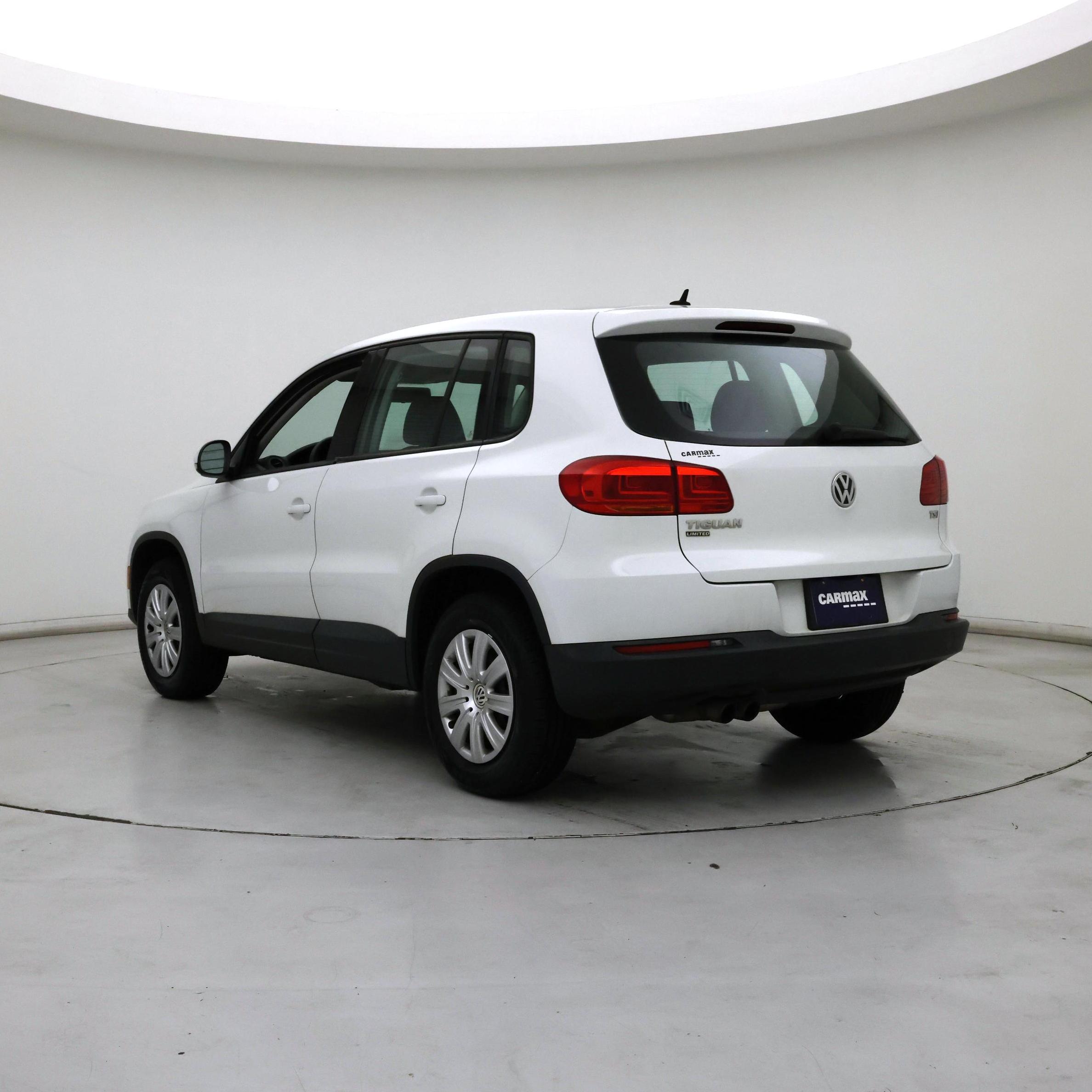 Thumbnail: 2018 Volkswagen Tiguan - 2