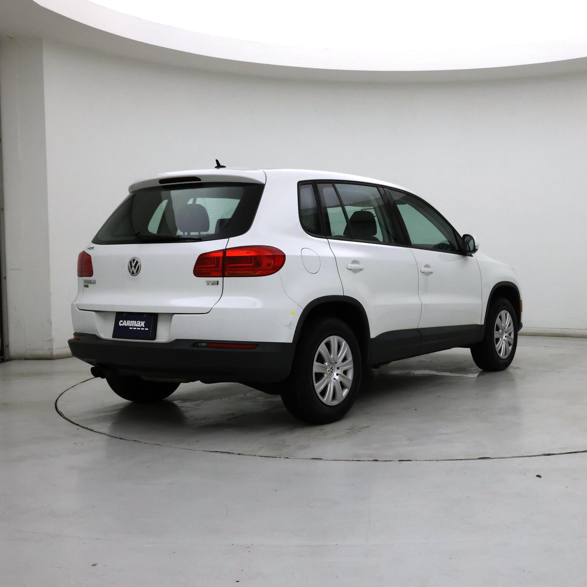 Thumbnail: 2018 Volkswagen Tiguan - 8