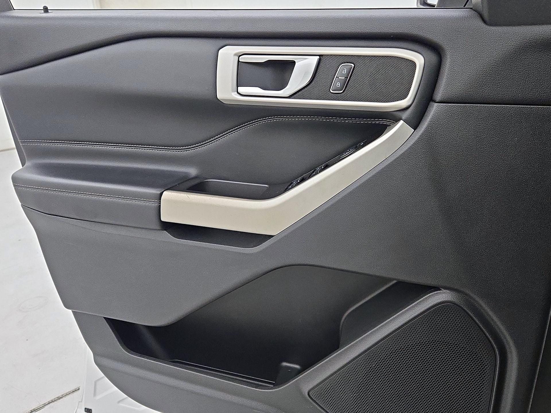 Thumbnail: 2020 Ford Explorer - 12