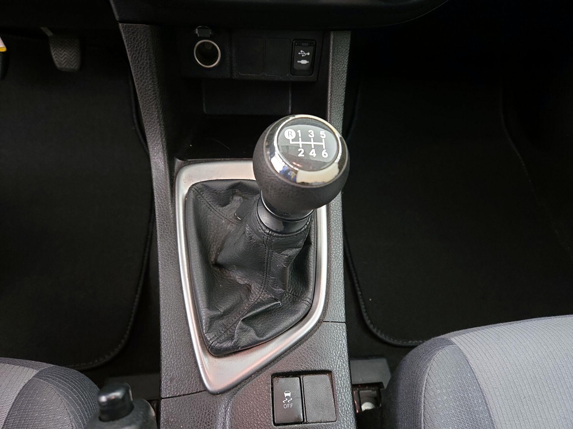 Thumbnail: 2014 Toyota Corolla - 15