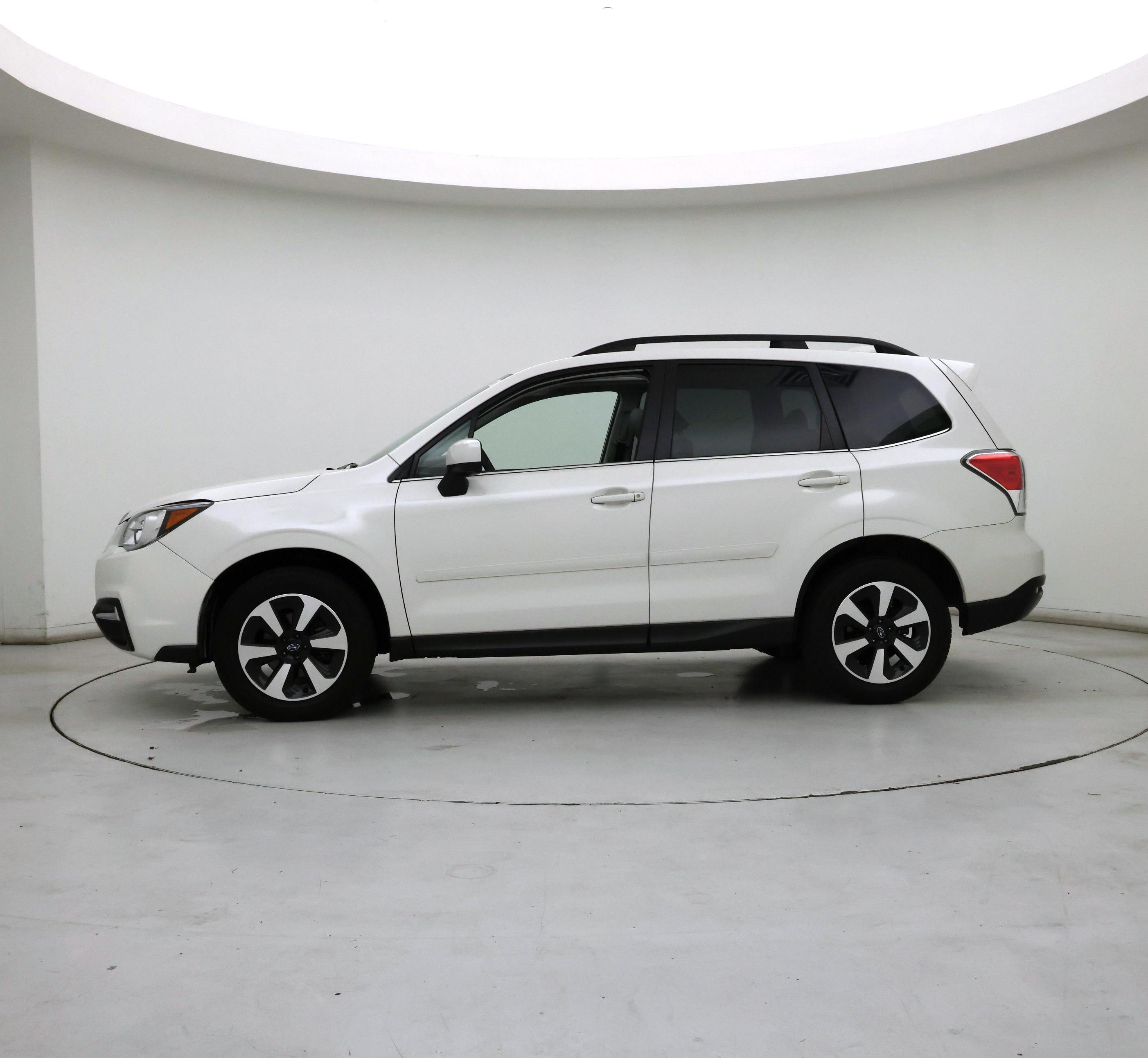 Thumbnail: 2018 Subaru Forester - 3