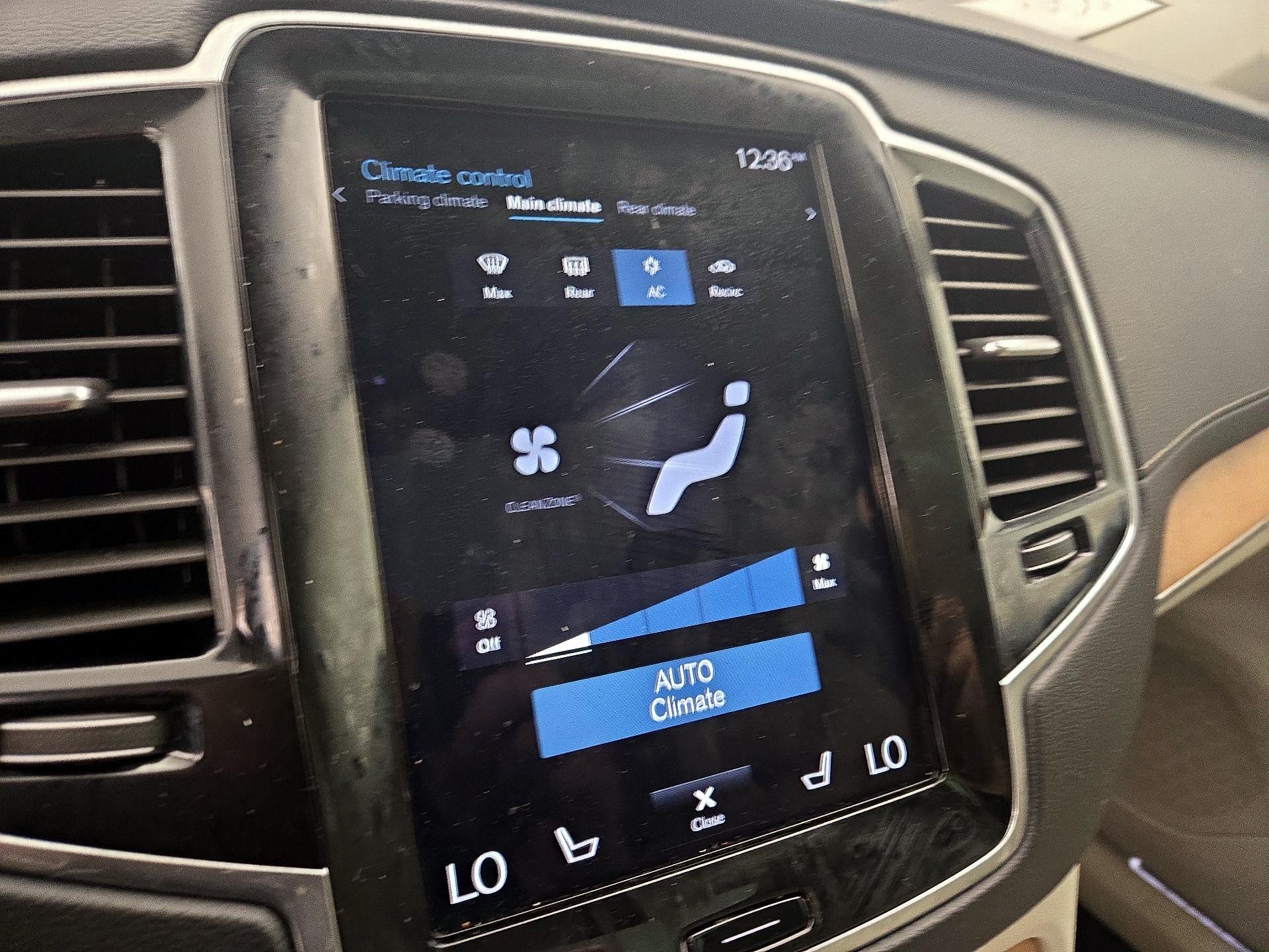 Thumbnail: 2020 Volvo XC90 - 16