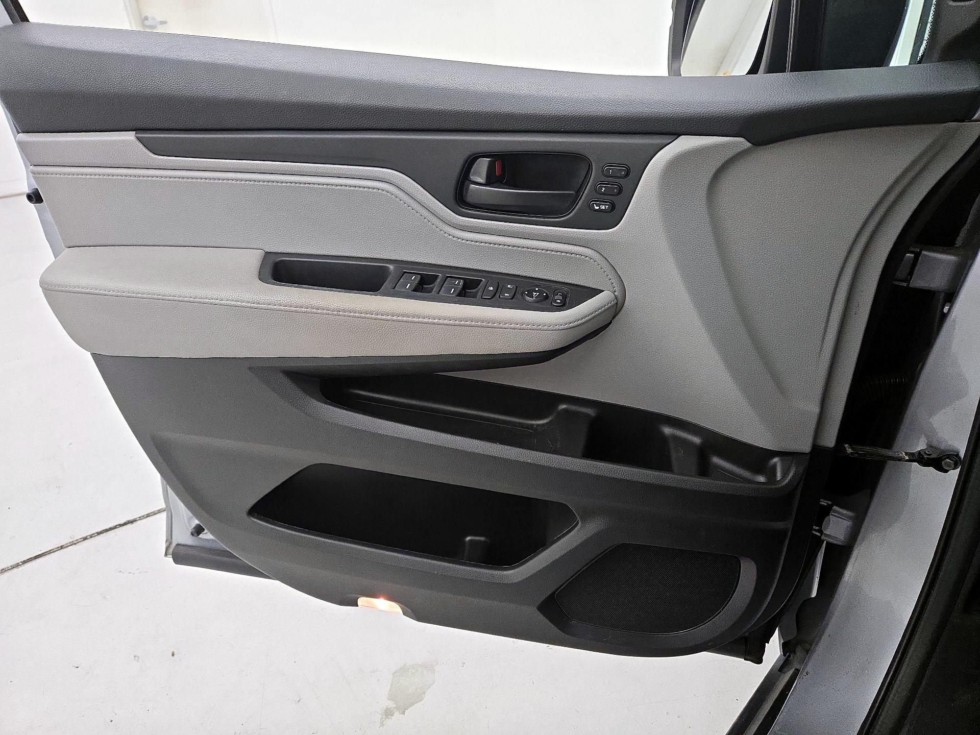 Thumbnail: 2021 Honda Odyssey - 12