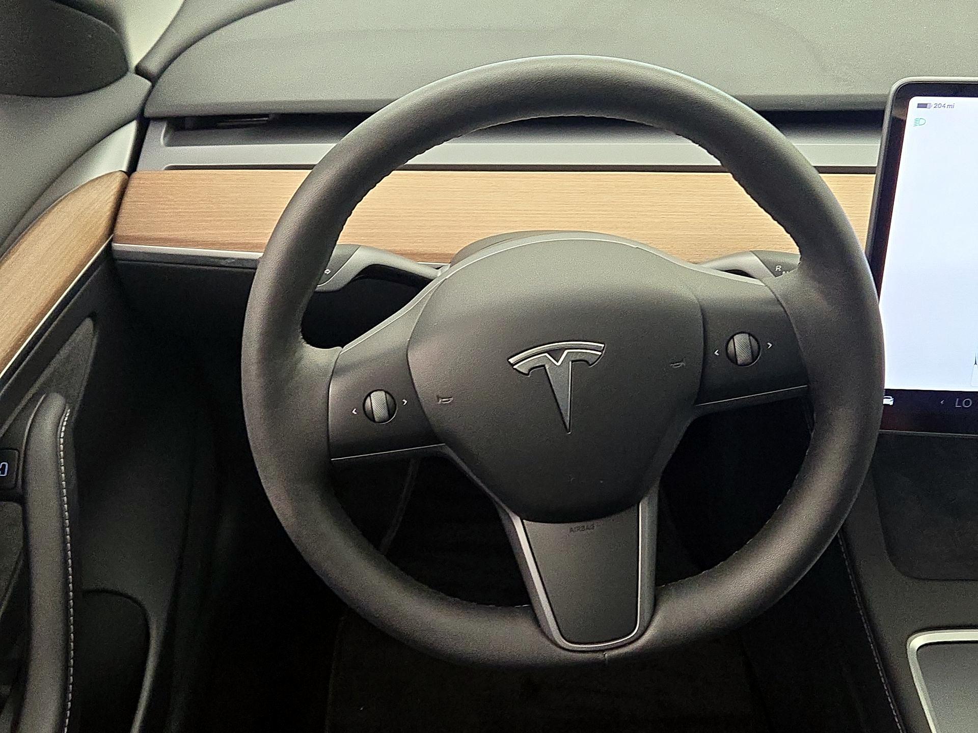 Thumbnail: 2023 Tesla Model 3 - 10