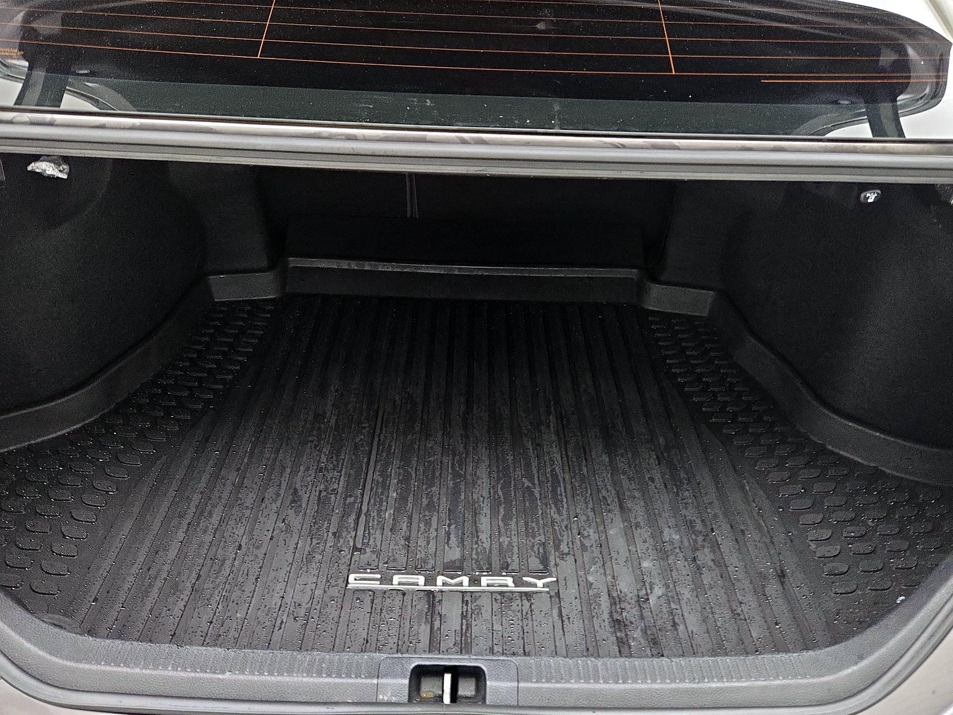 Thumbnail: 2018 Toyota Camry - 18