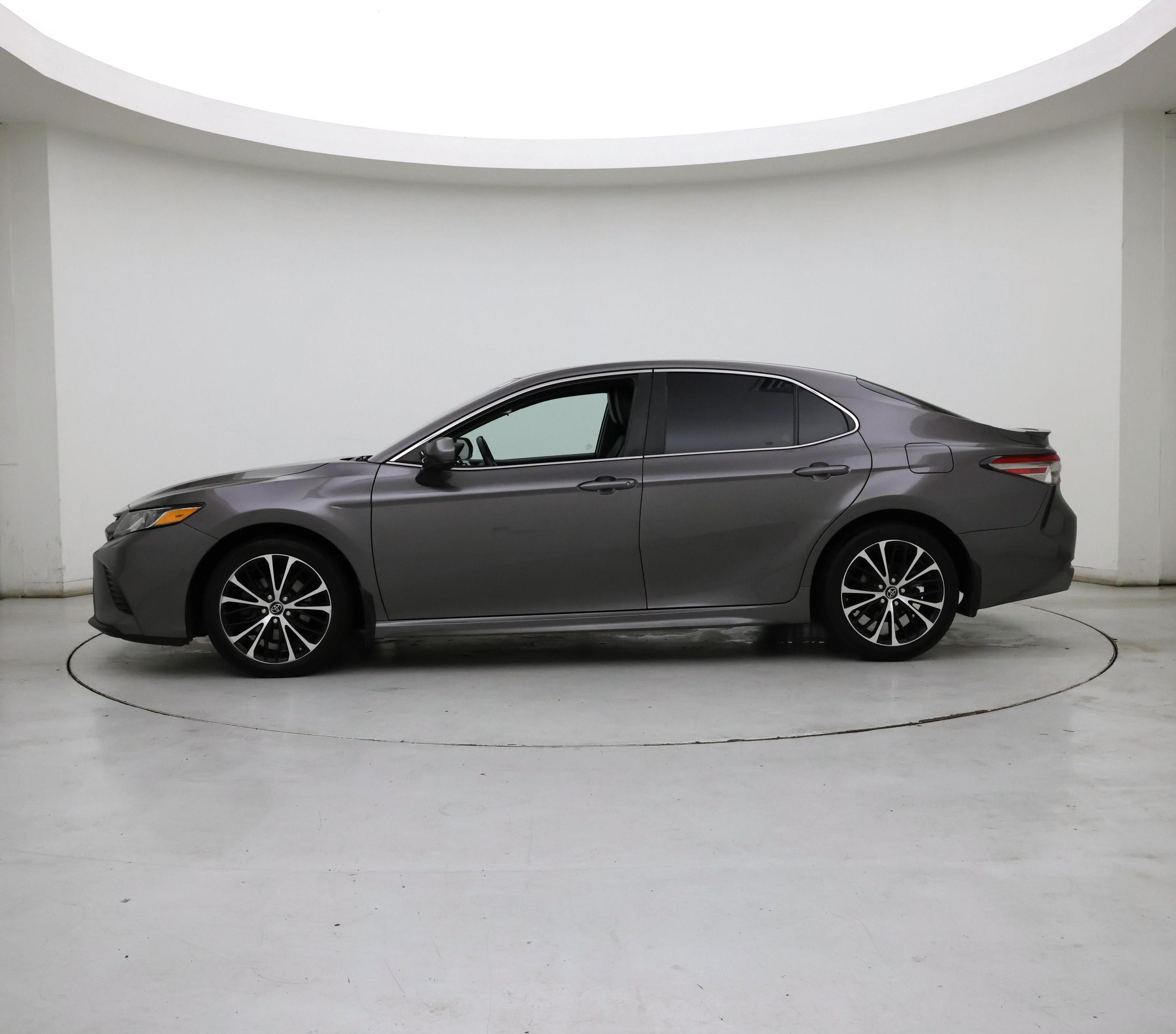 Thumbnail: 2018 Toyota Camry - 3