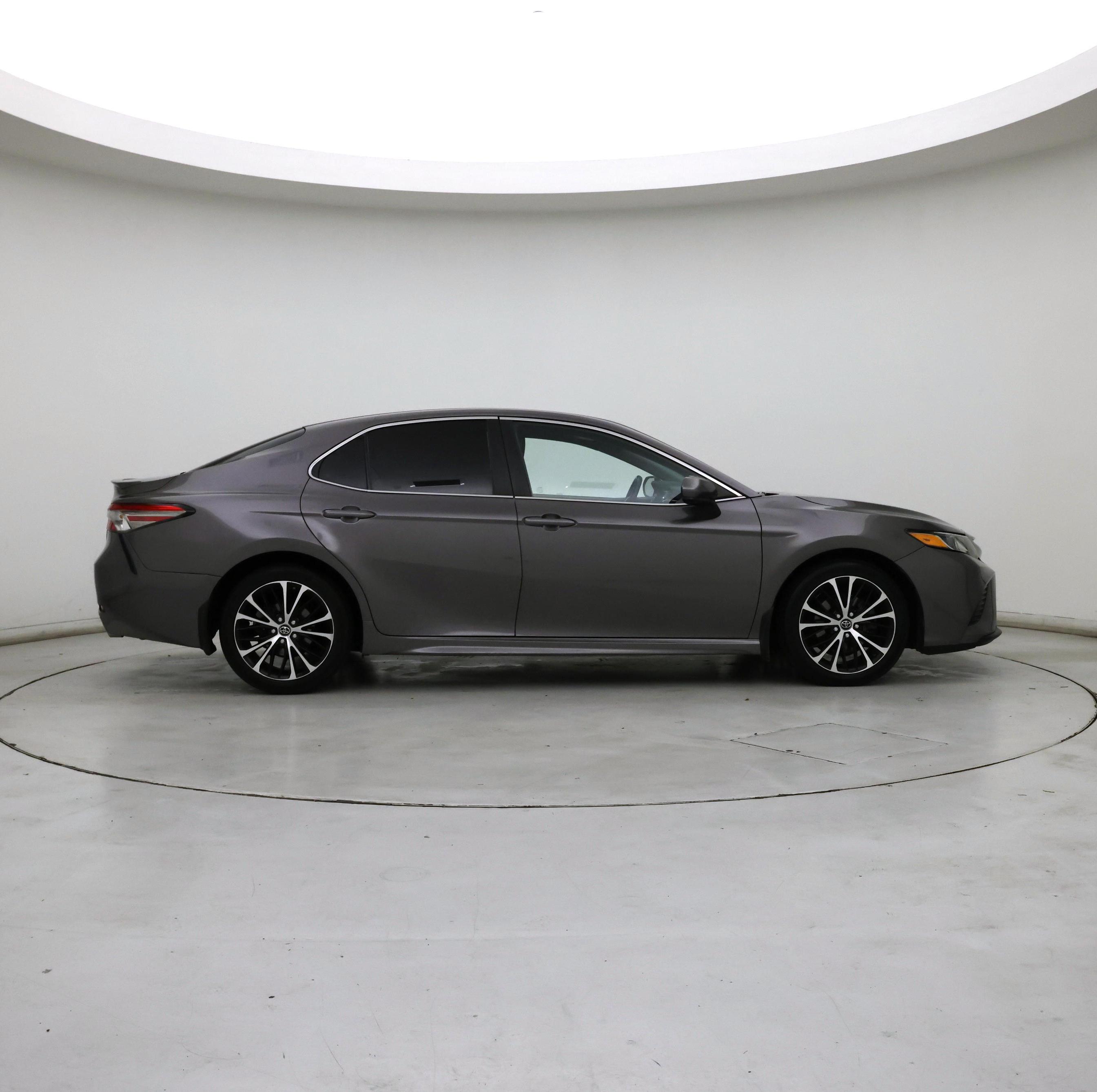 Thumbnail: 2018 Toyota Camry - 7