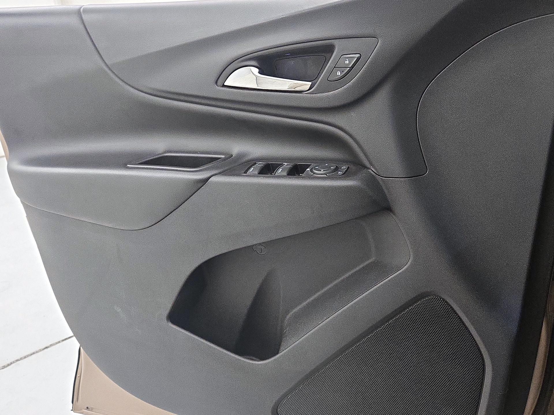 Thumbnail: 2018 Chevrolet Equinox - 12