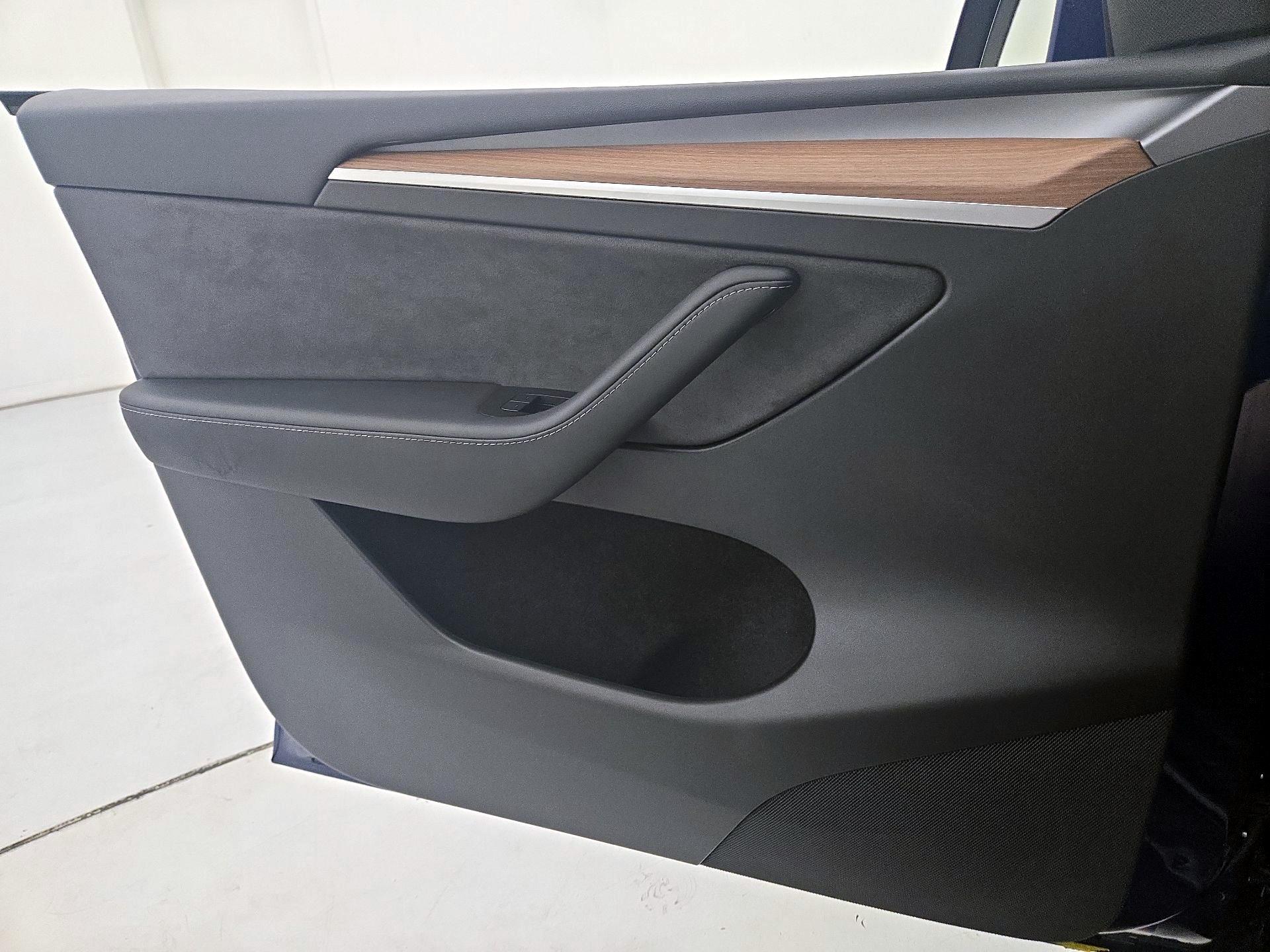 Thumbnail: 2023 Tesla Model Y - 12