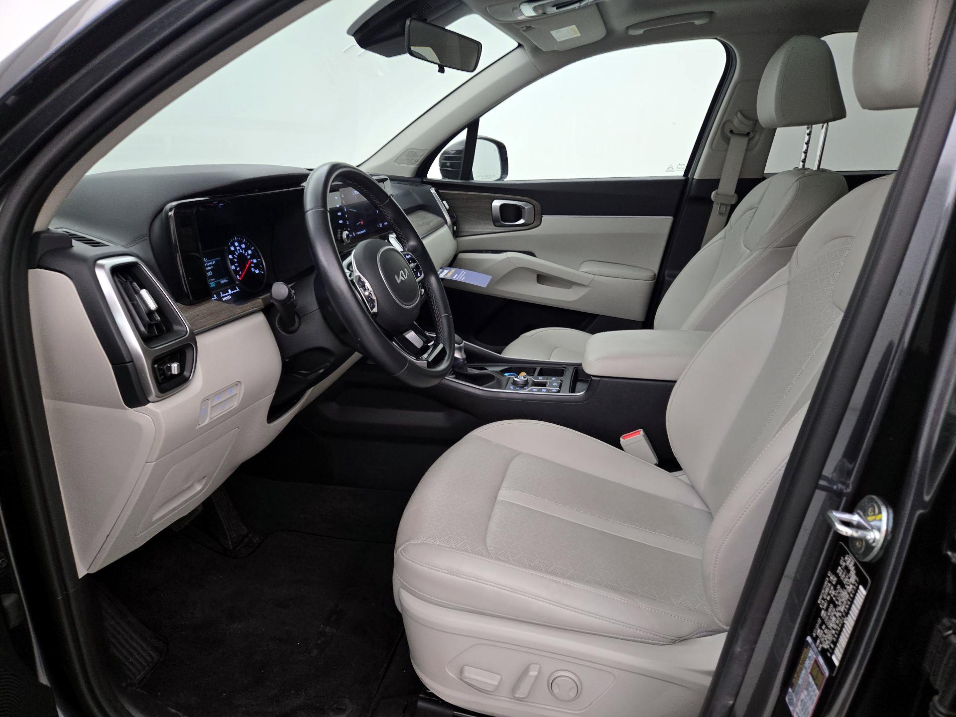 Thumbnail: 2022 Kia Sorento - 11