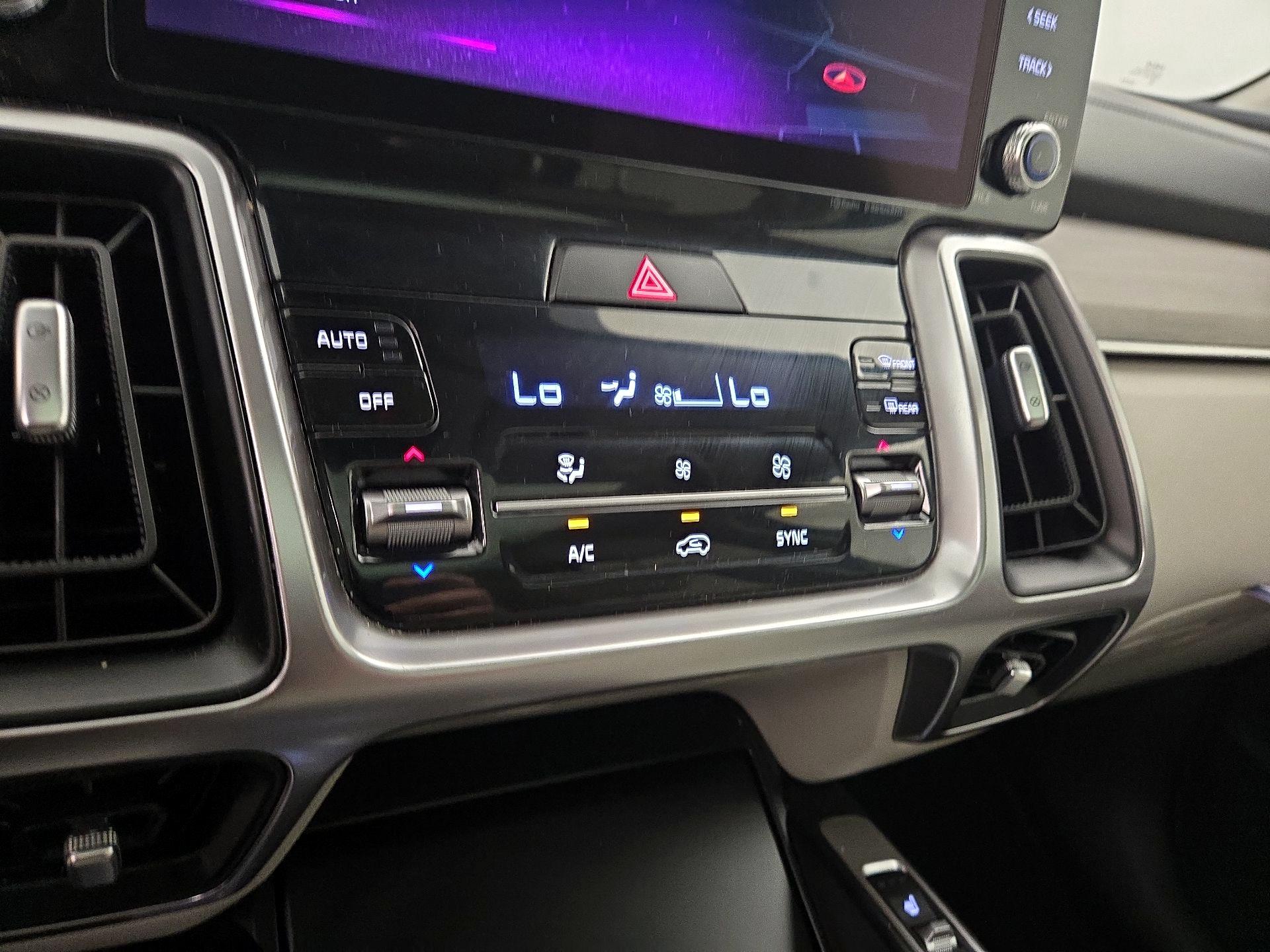 Thumbnail: 2022 Kia Sorento - 17