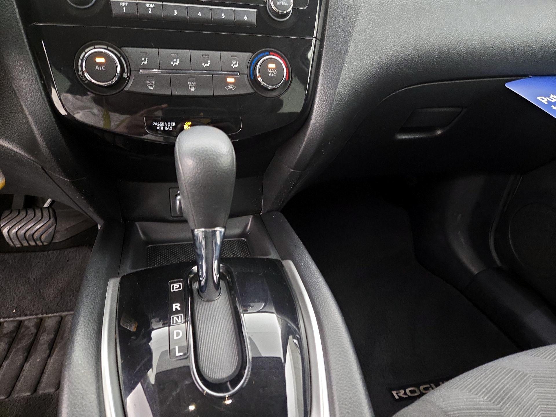 Thumbnail: 2016 Nissan Rogue - 17