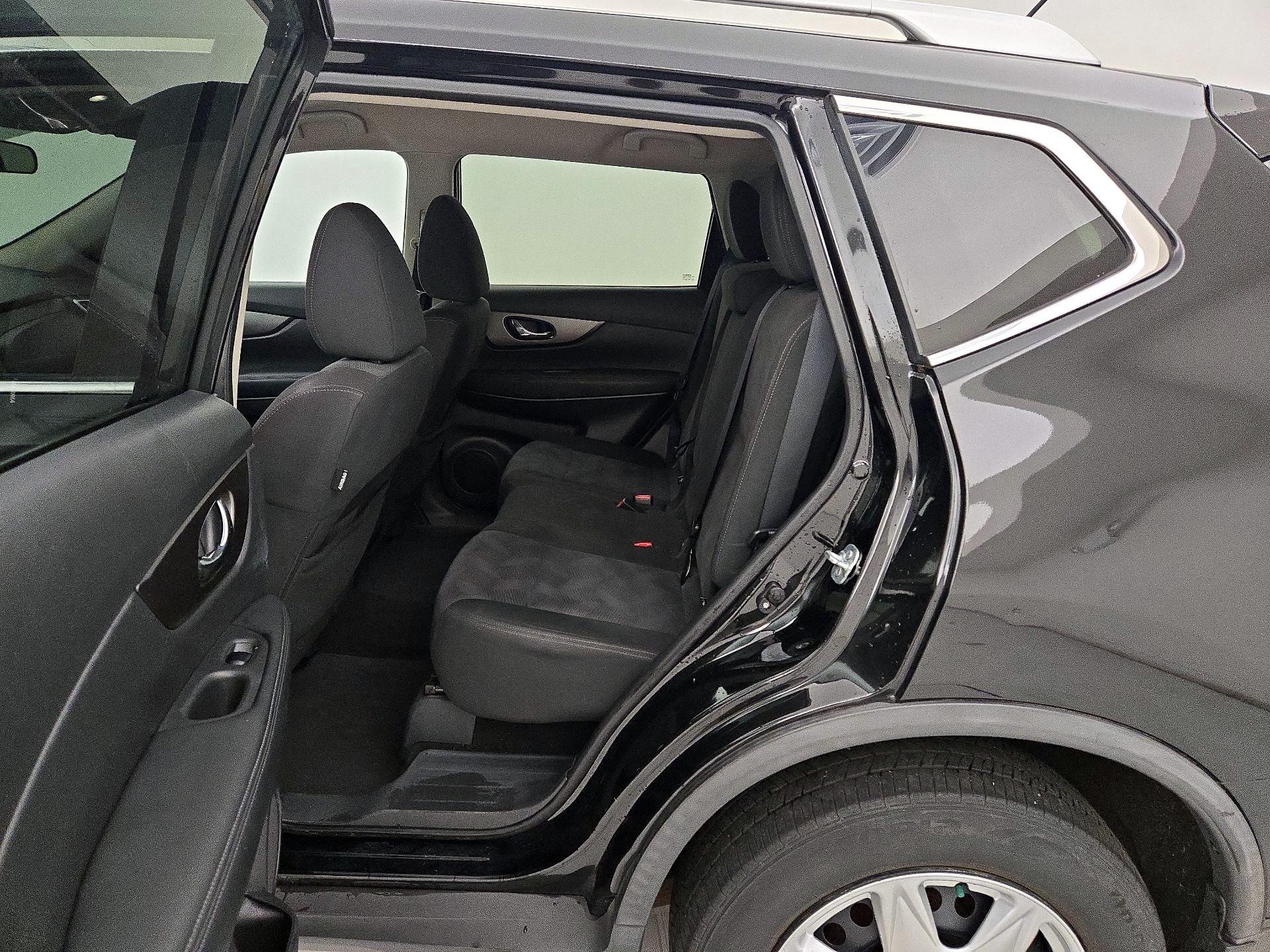 Thumbnail: 2016 Nissan Rogue - 19