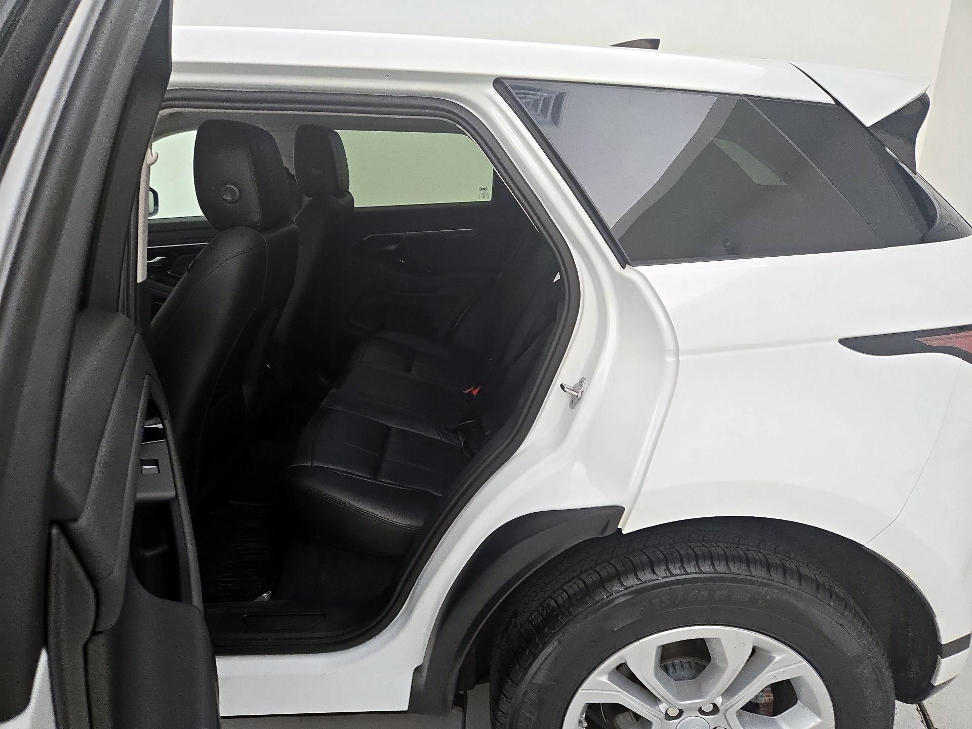 Thumbnail: 2020 Land Rover Range Rover Evoque - 18