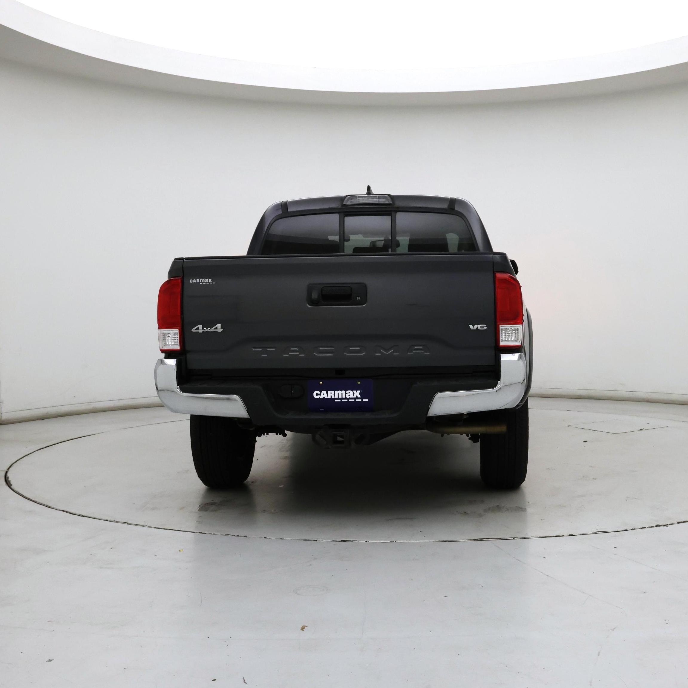 Thumbnail: 2017 Toyota Tacoma - 6