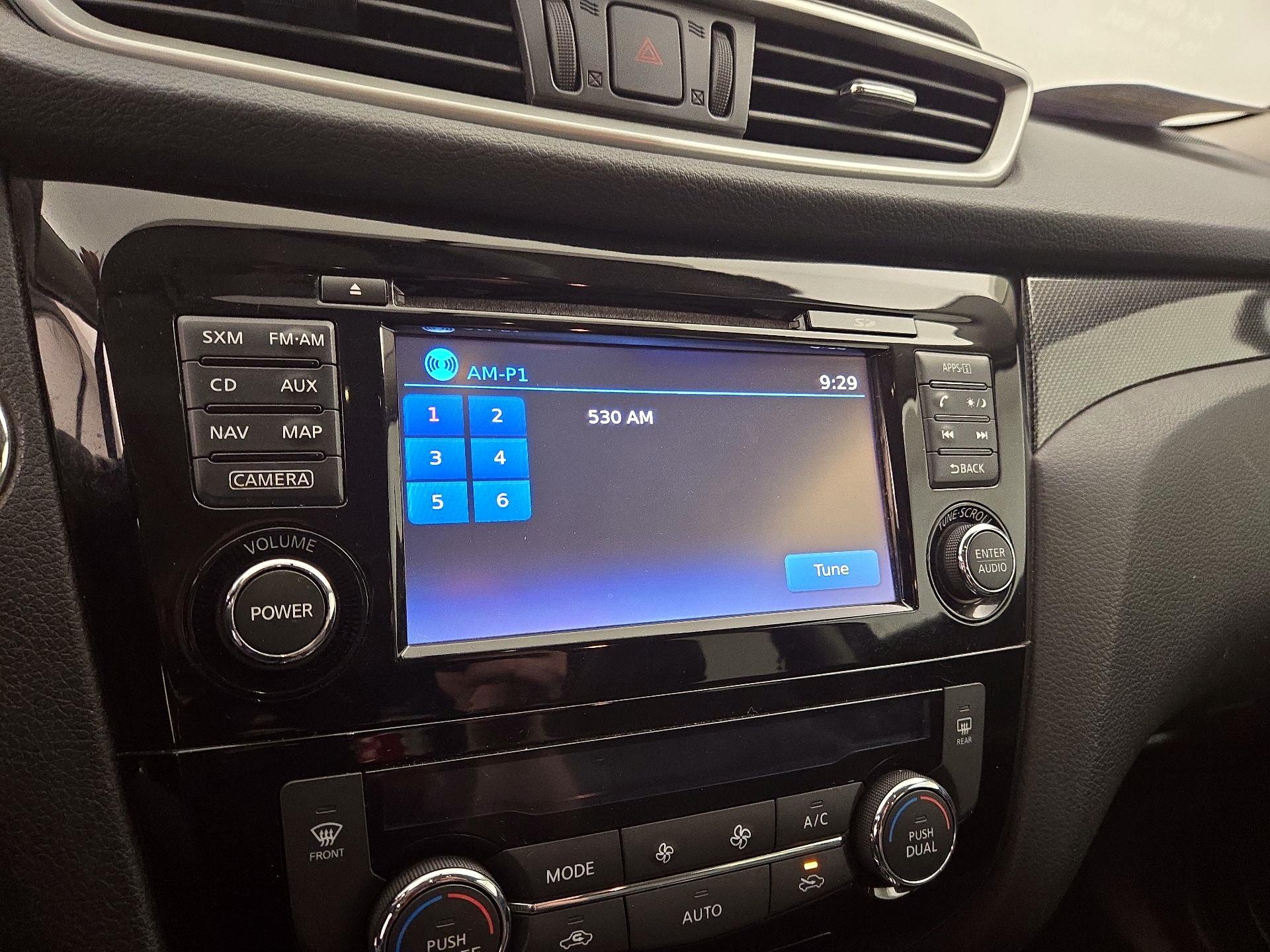 Thumbnail: 2016 Nissan Rogue - 16