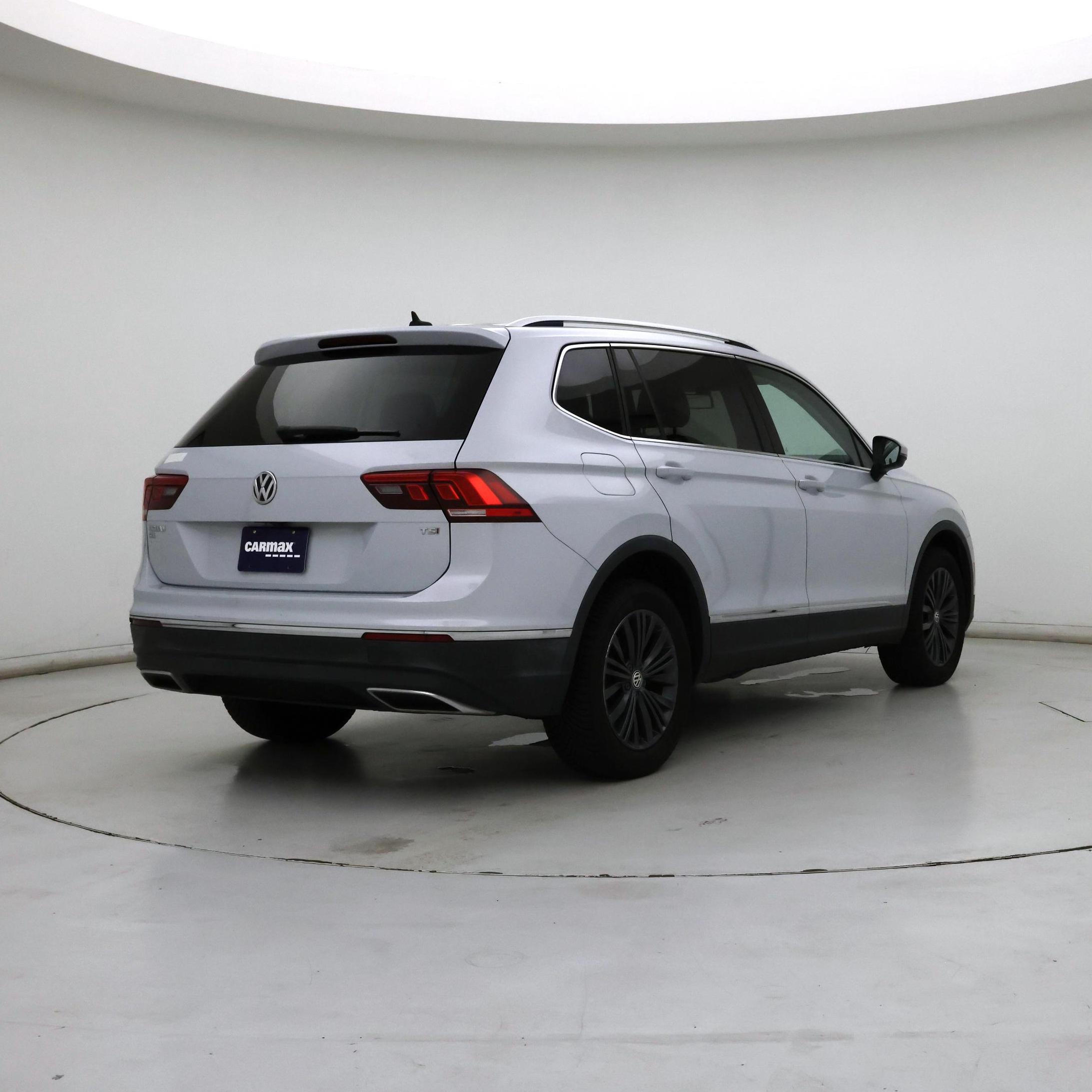 Thumbnail: 2018 Volkswagen Tiguan - 8