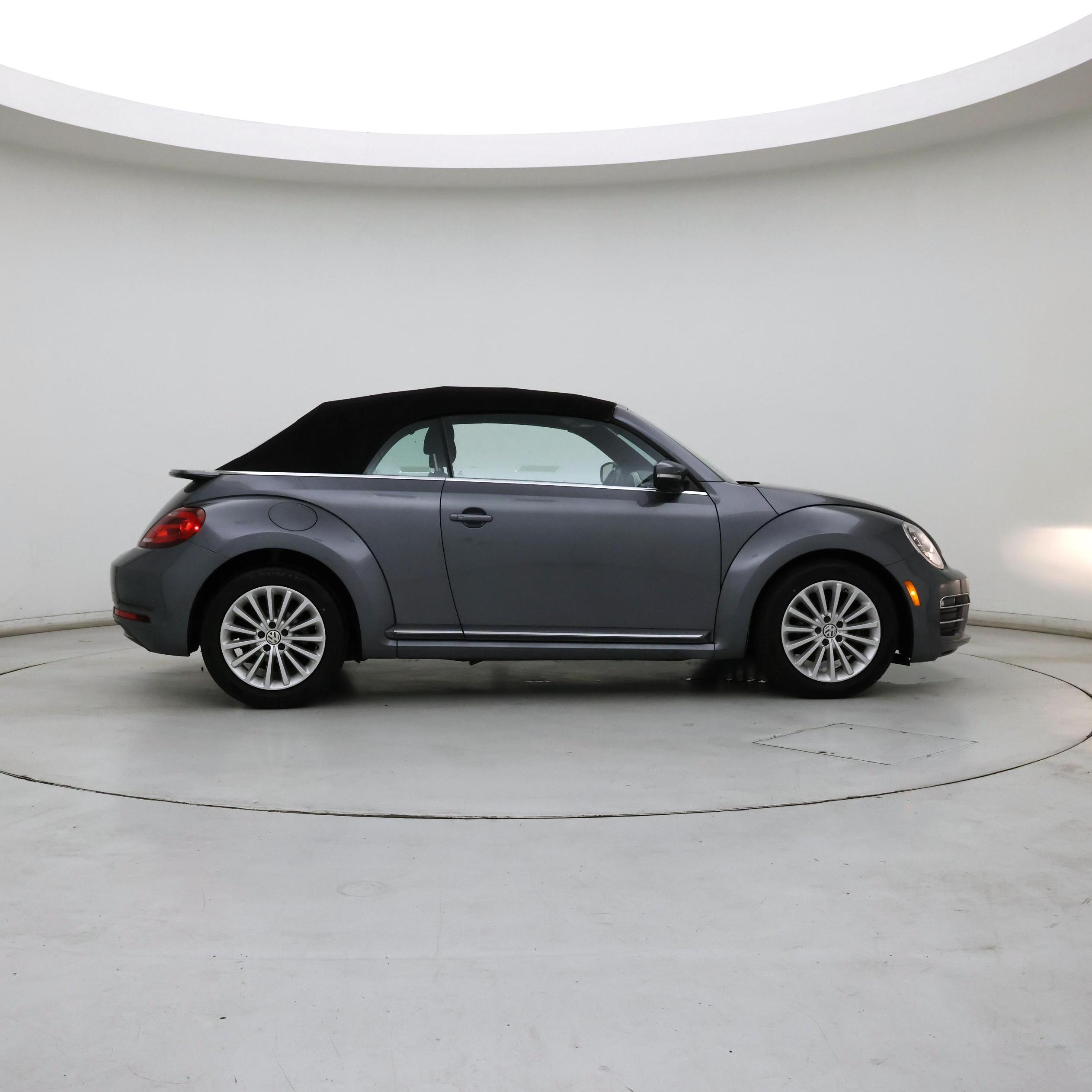 Thumbnail: 2019 Volkswagen Beetle - 7