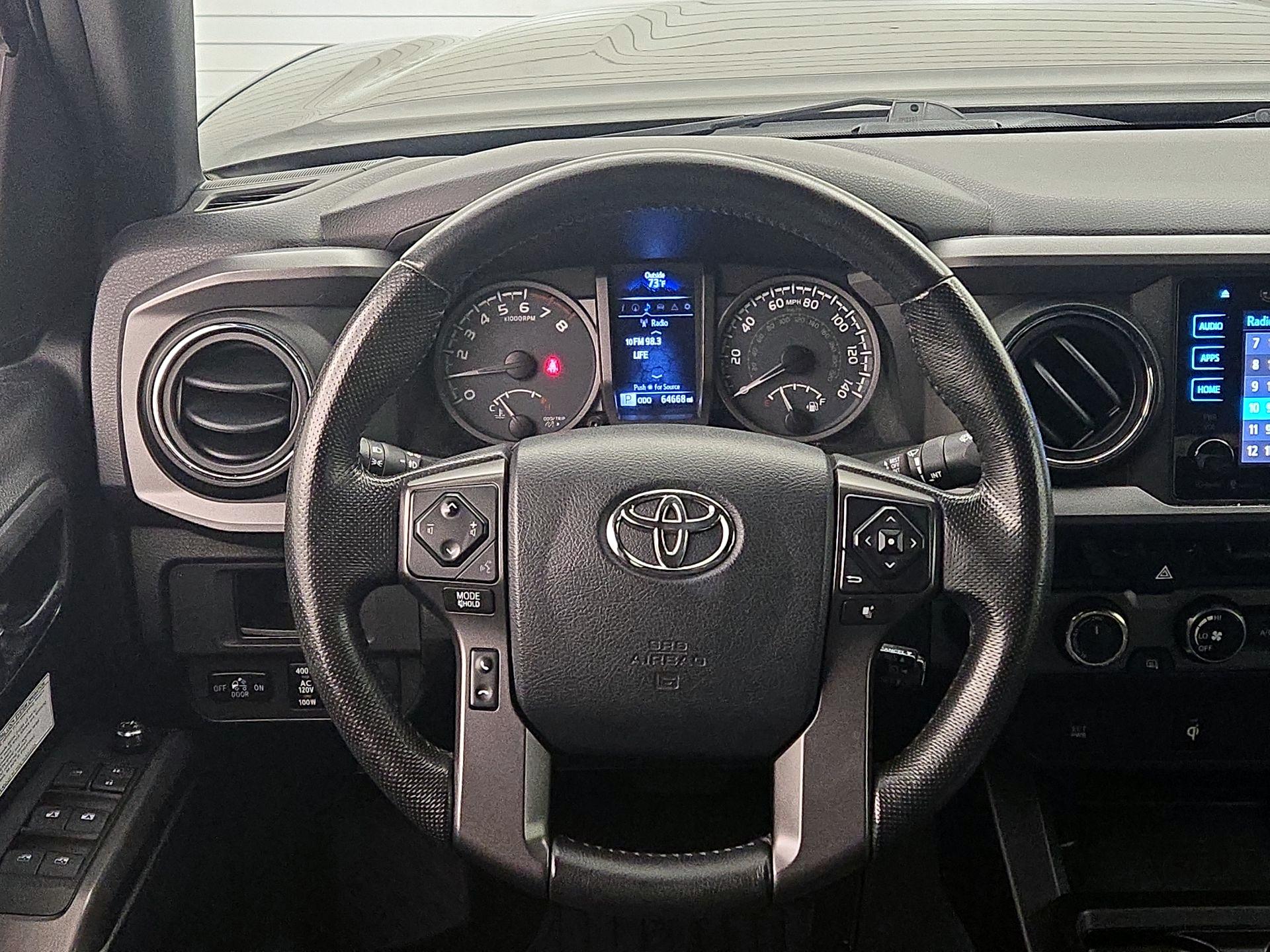 Thumbnail: 2016 Toyota Tacoma - 10