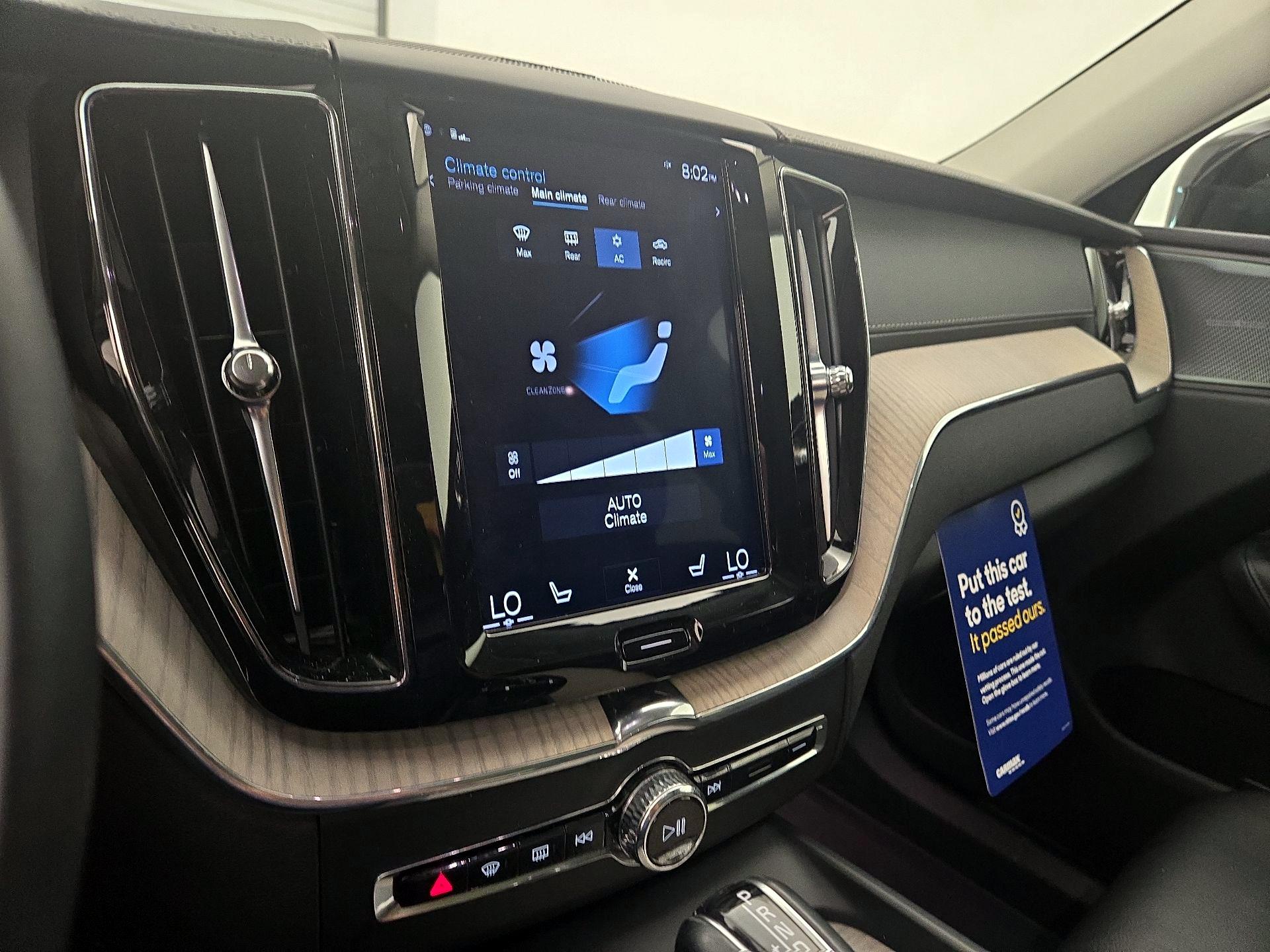 Thumbnail: 2020 Volvo XC60 - 17