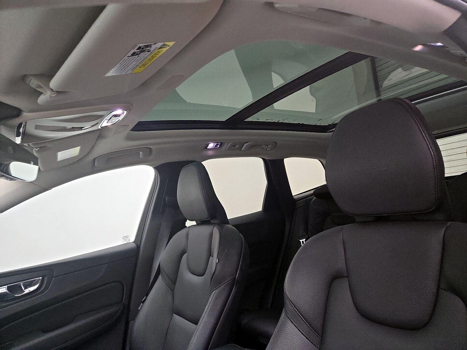 Thumbnail: 2020 Volvo XC60 - 20