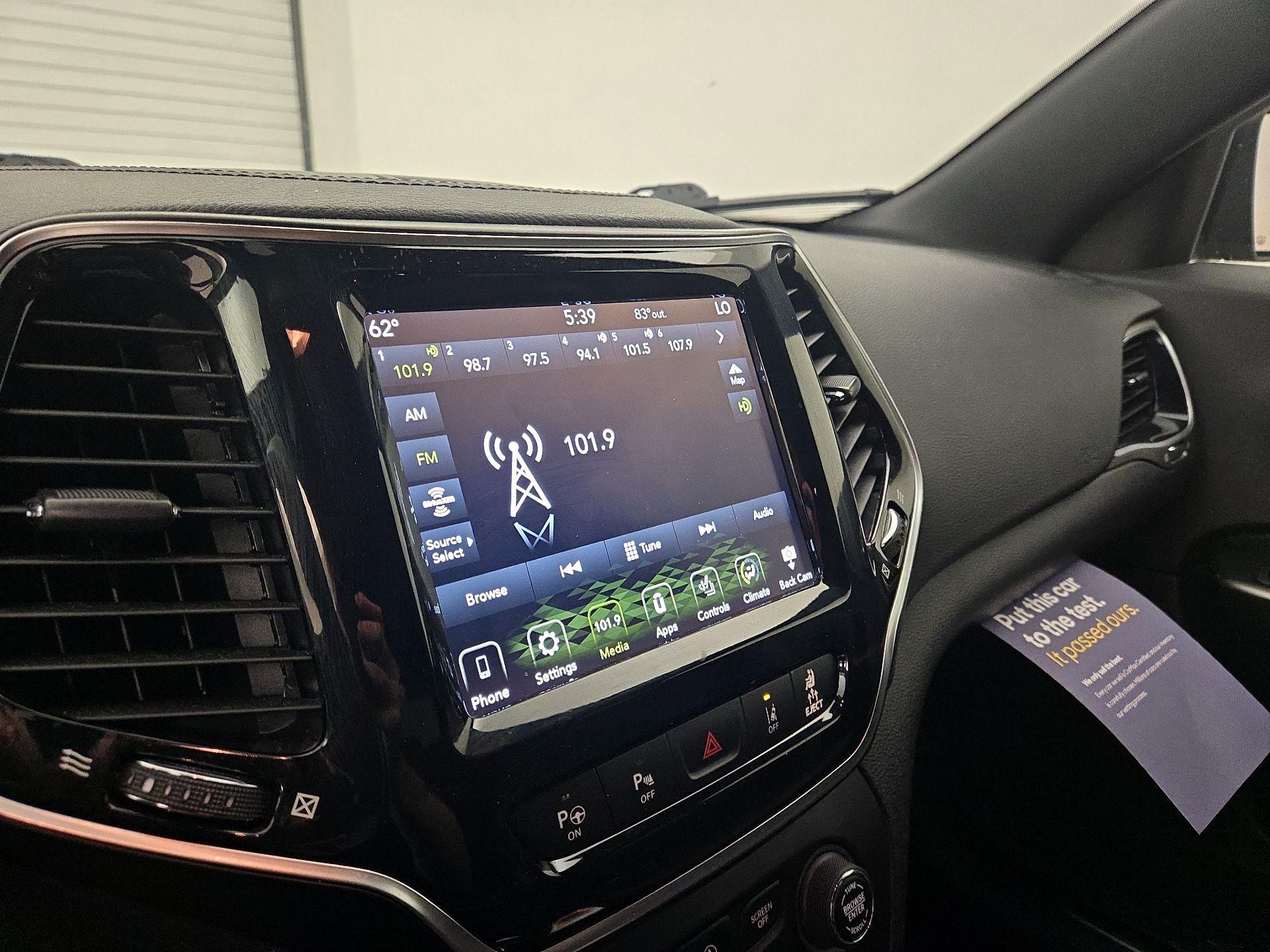 Thumbnail: 2021 Jeep Cherokee - 15