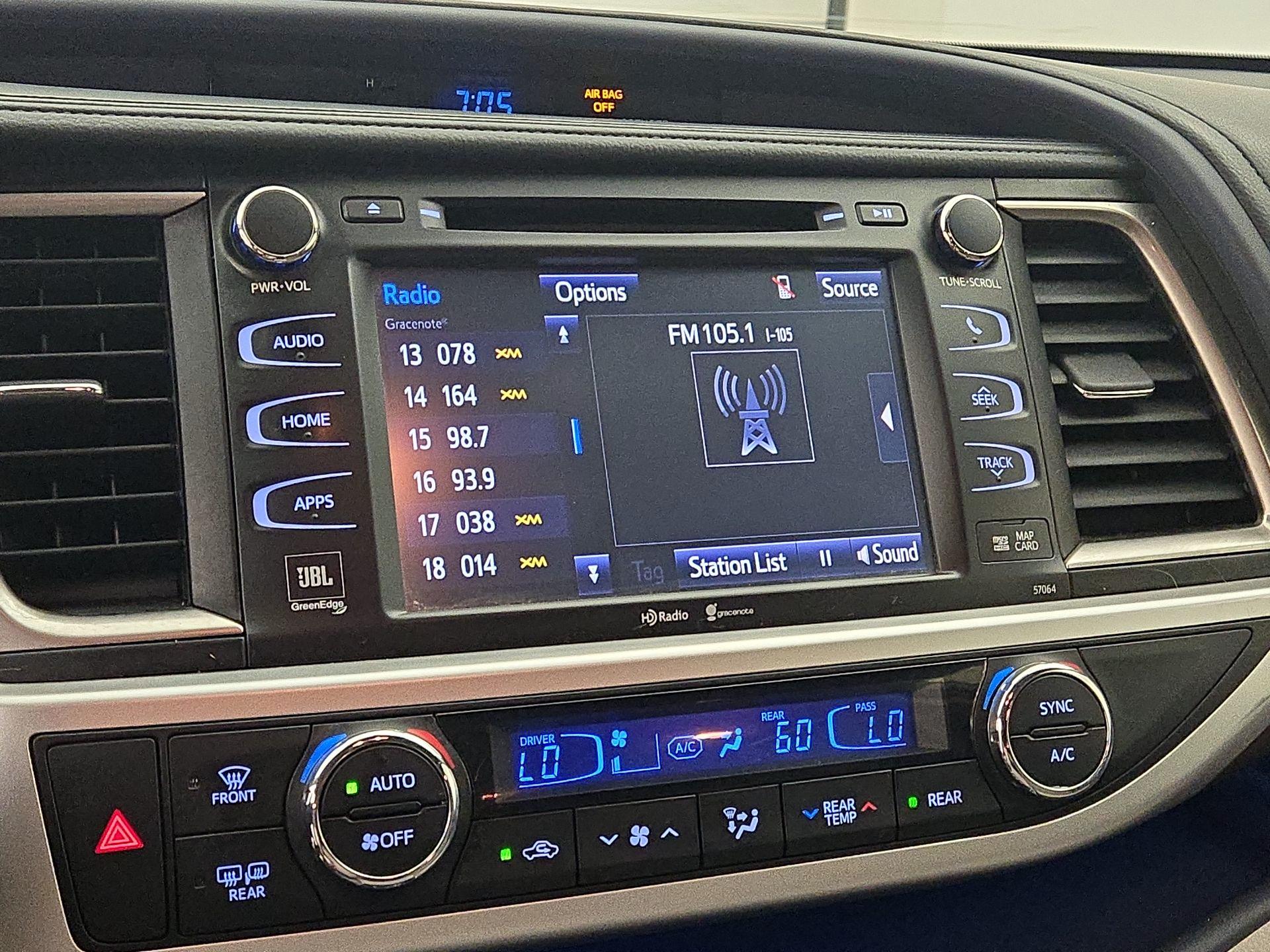 Thumbnail: 2015 Toyota Highlander - 15