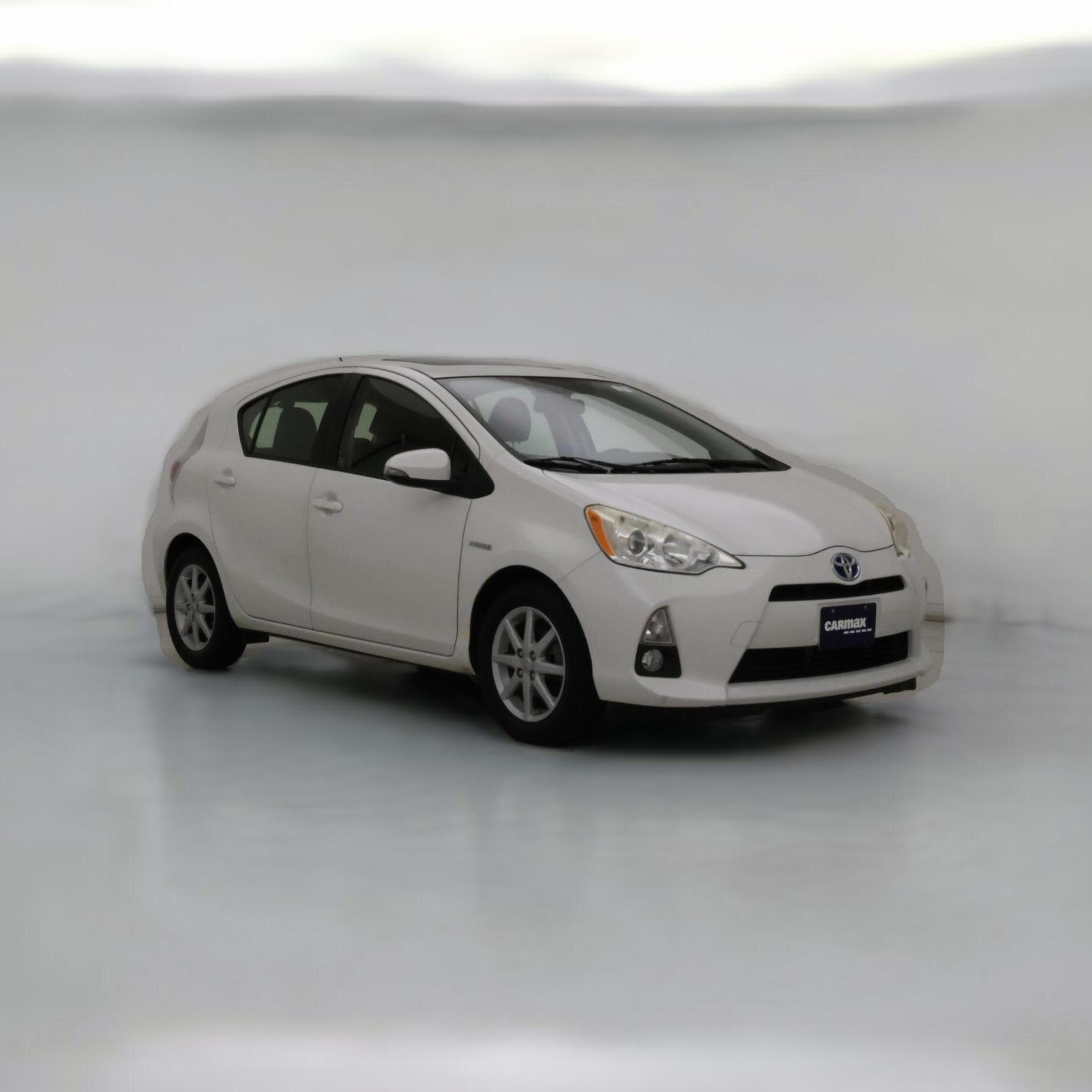 Thumbnail: 2013 Toyota Prius c - 1