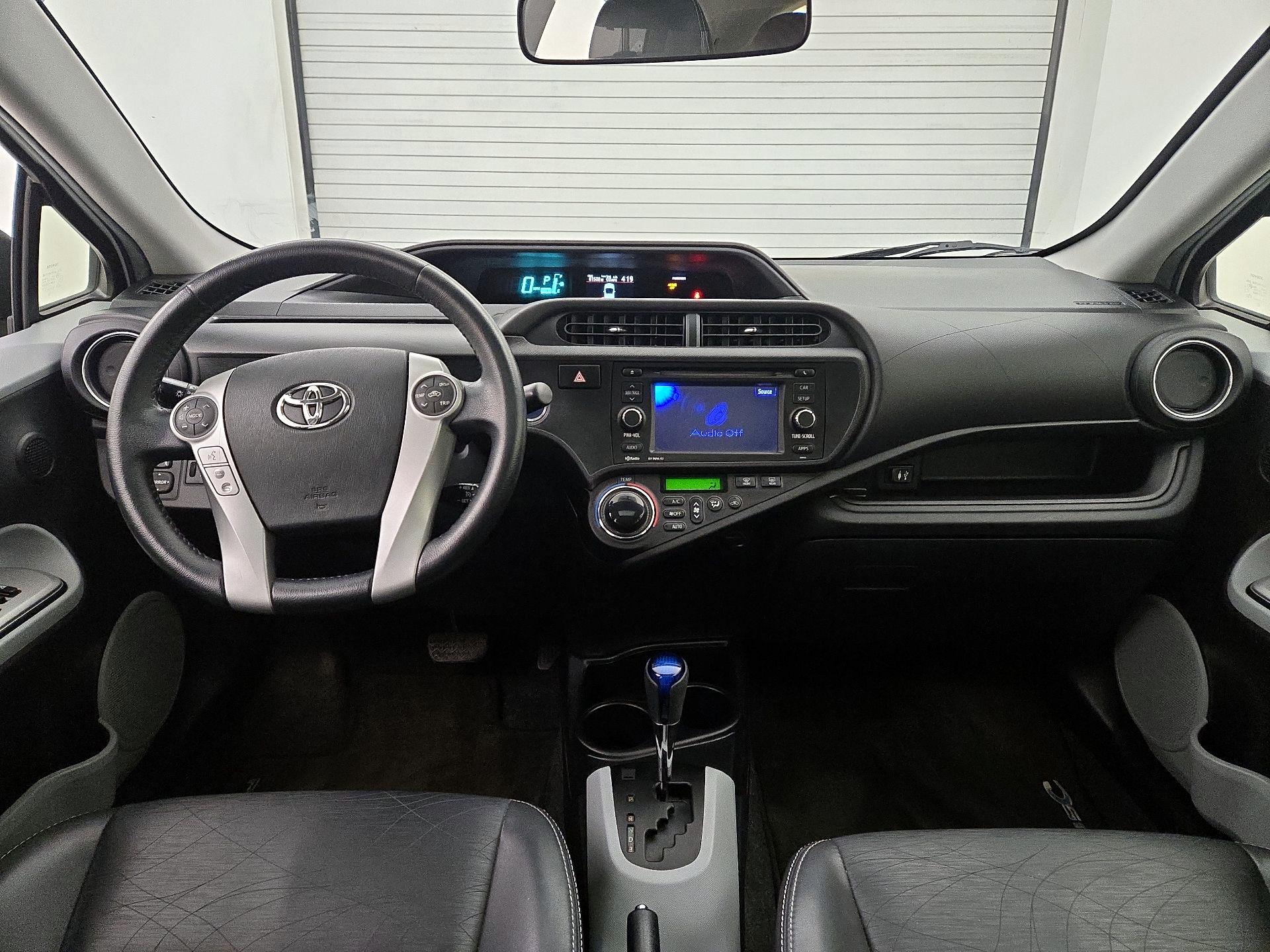 Thumbnail: 2013 Toyota Prius c - 9