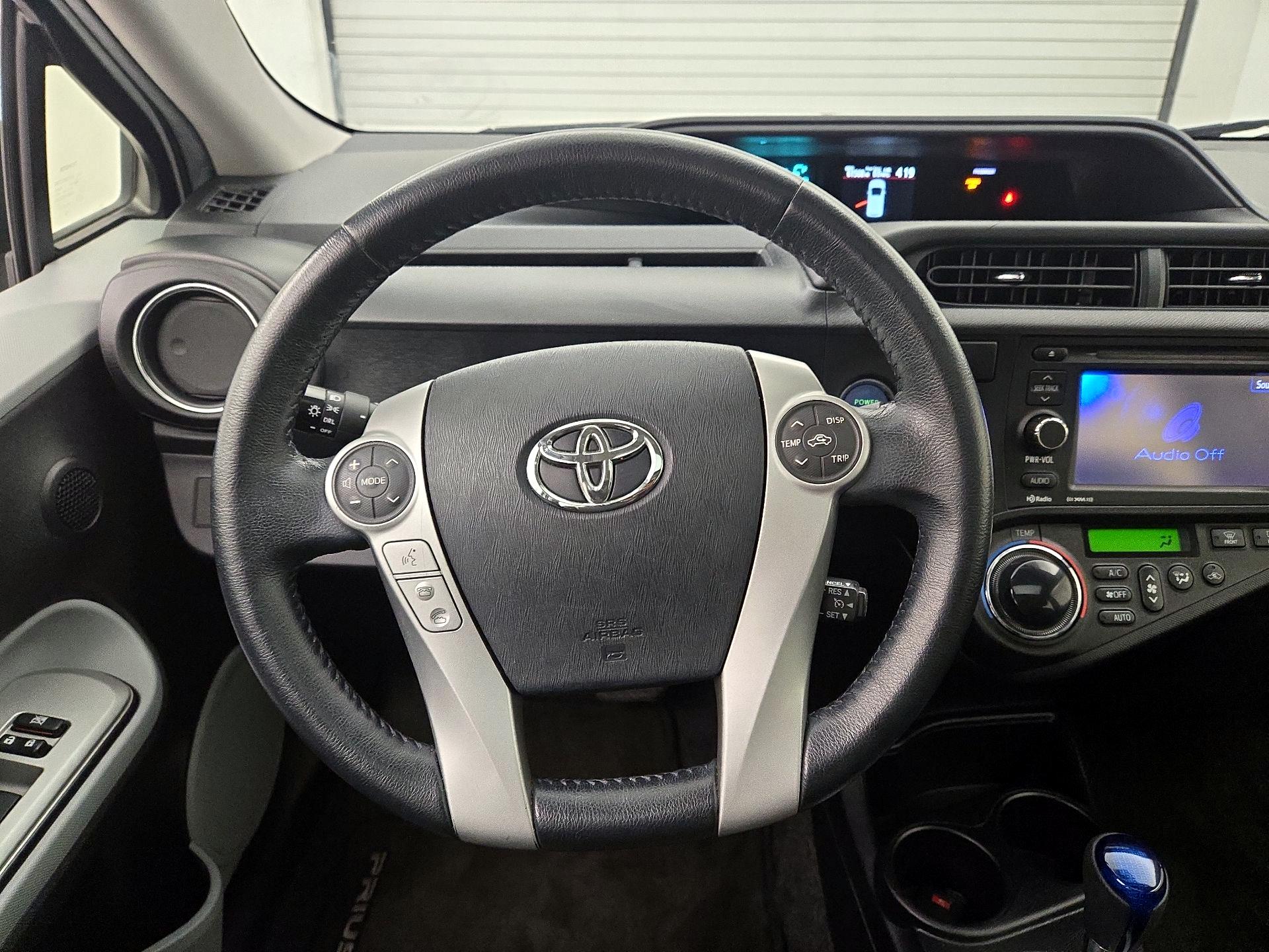Thumbnail: 2013 Toyota Prius c - 10