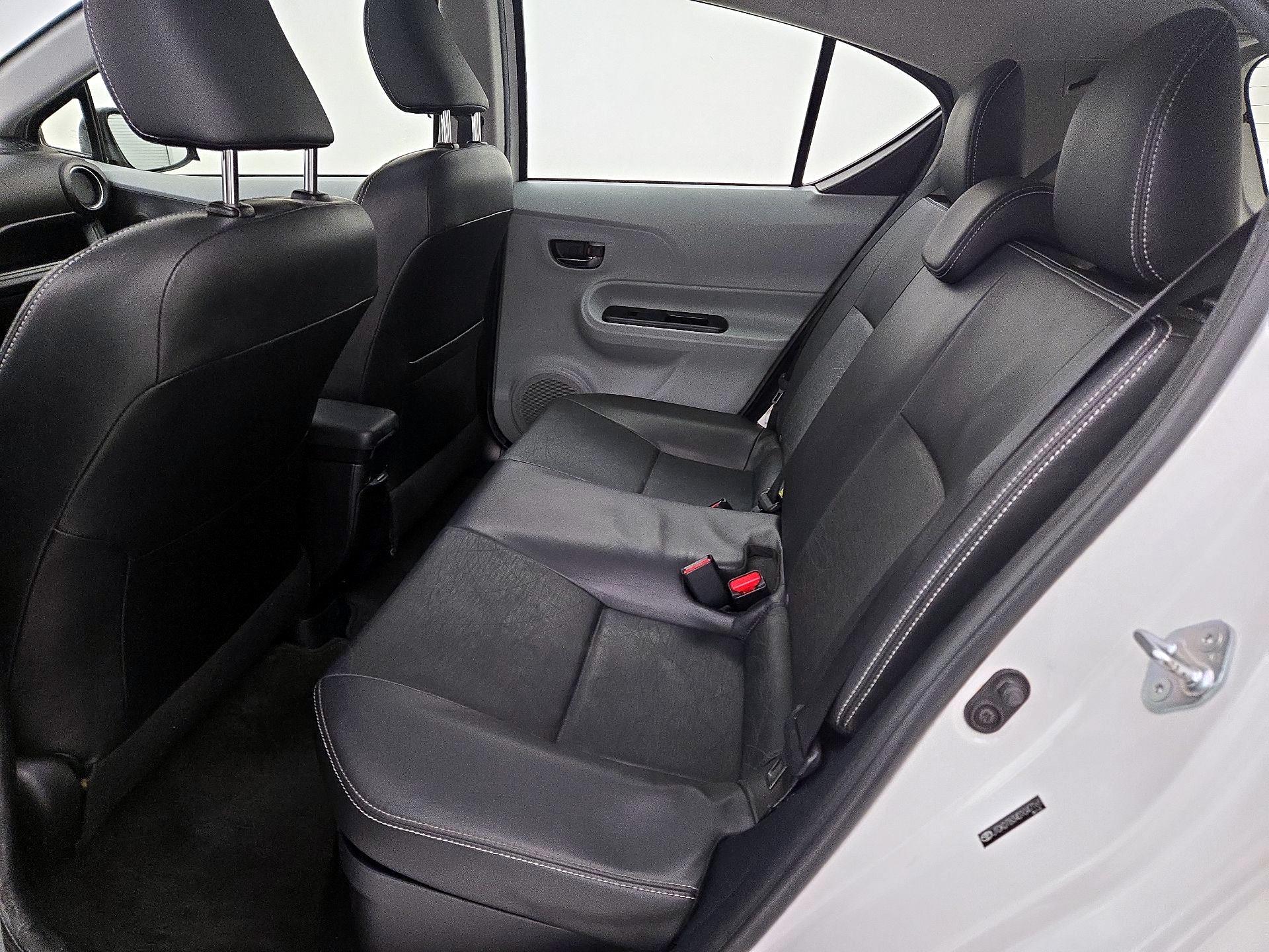 Thumbnail: 2013 Toyota Prius c - 18