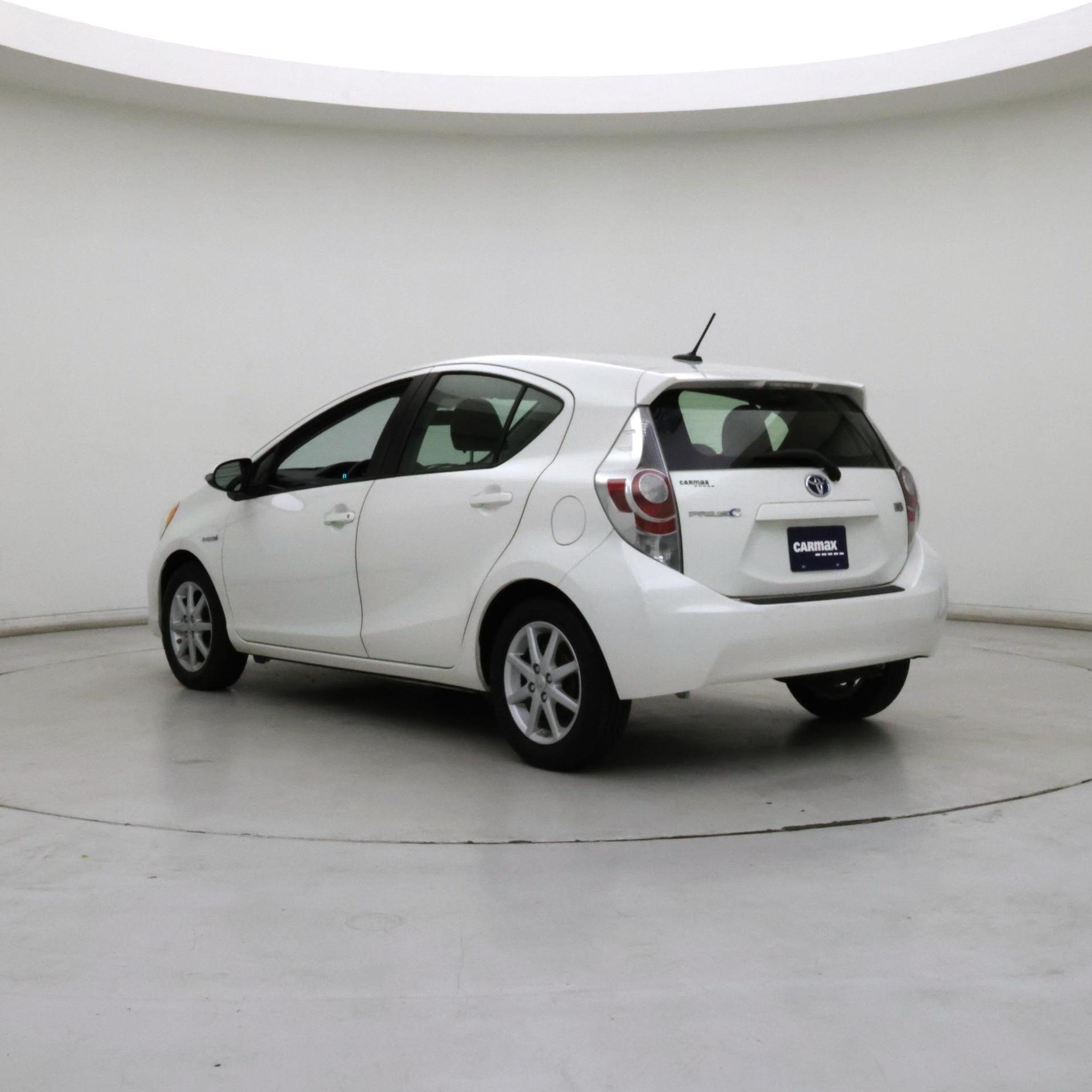 Thumbnail: 2013 Toyota Prius c - 2