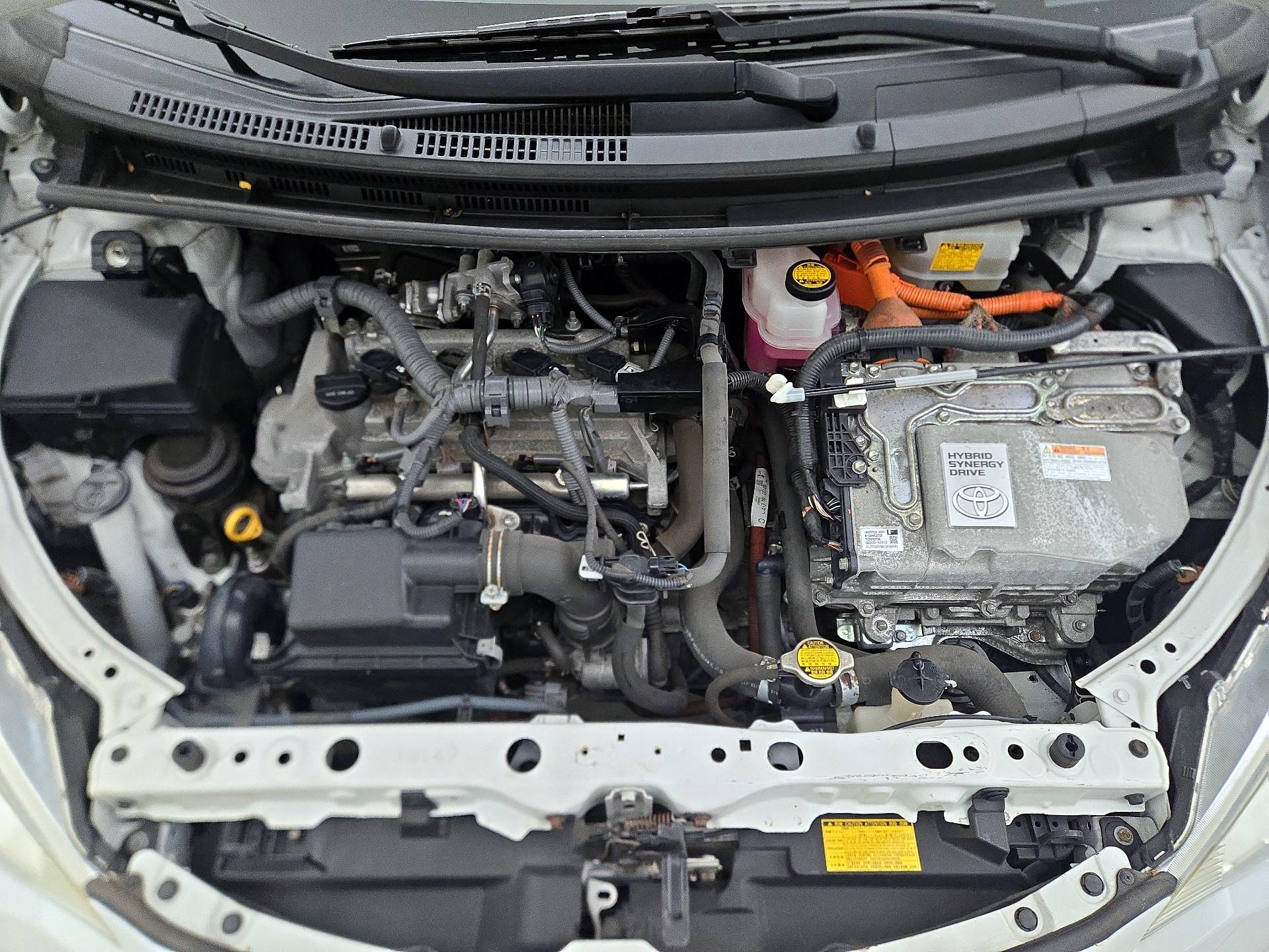 Thumbnail: 2013 Toyota Prius c - 20