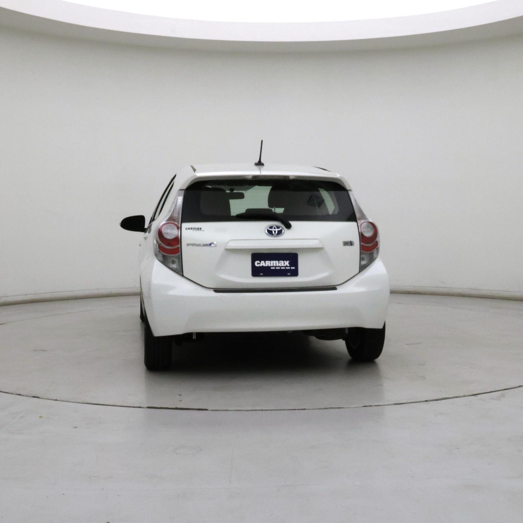Thumbnail: 2013 Toyota Prius c - 6