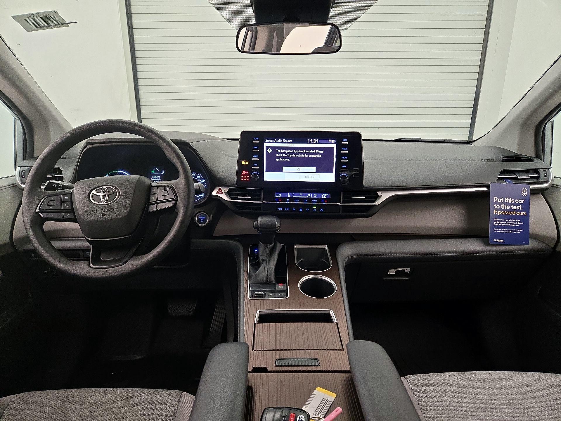 Thumbnail: 2022 Toyota Sienna - 9