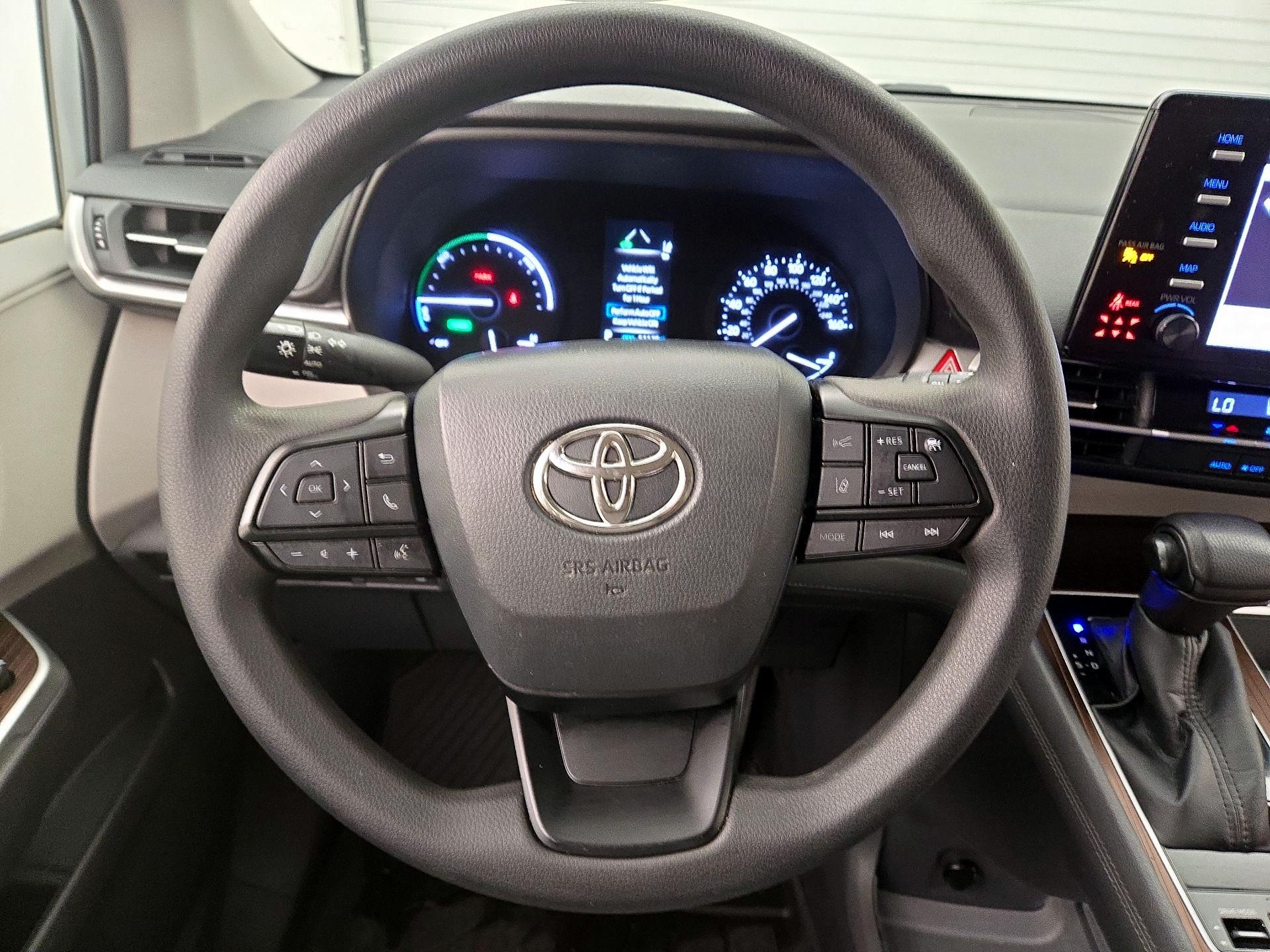 Thumbnail: 2022 Toyota Sienna - 10
