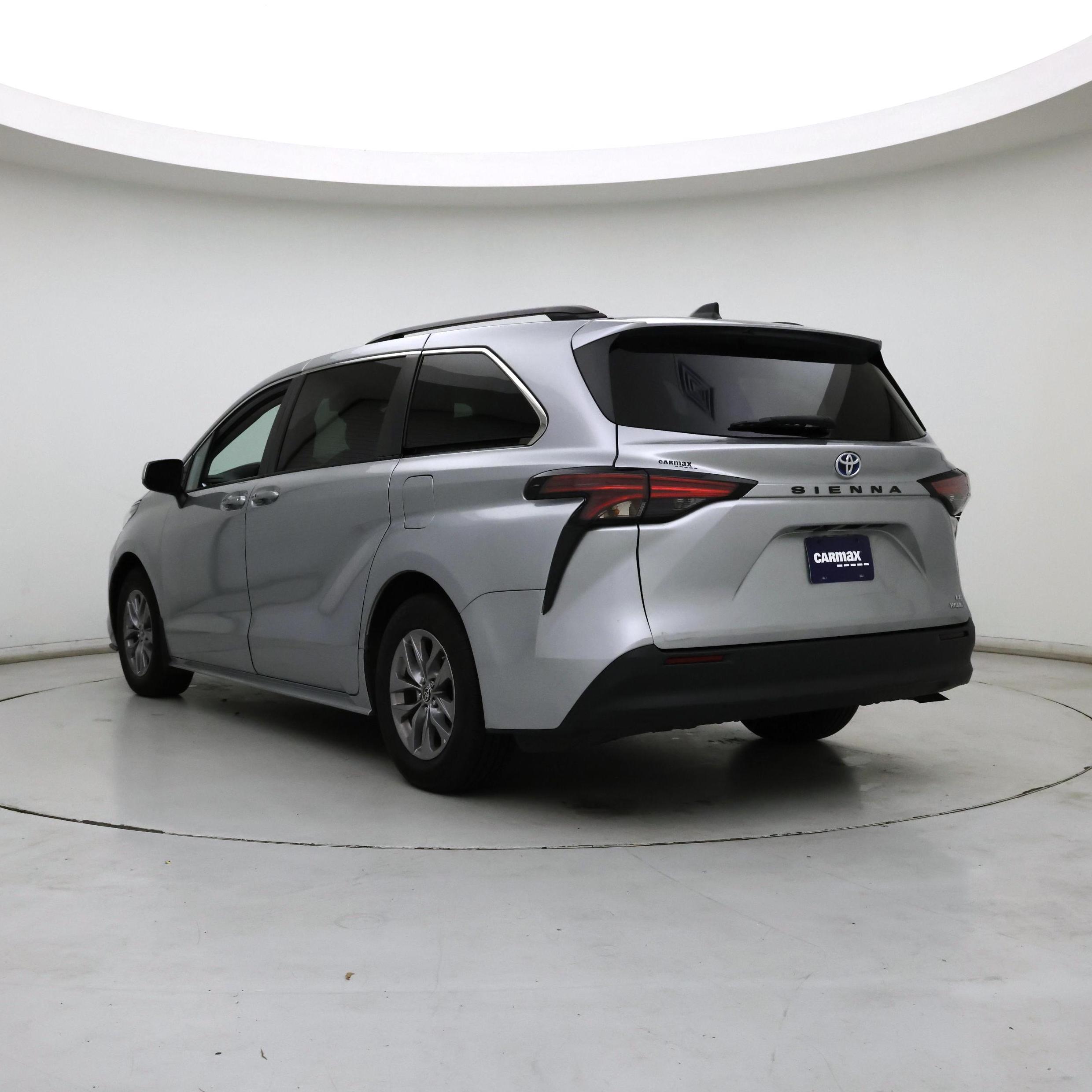 Thumbnail: 2022 Toyota Sienna - 2