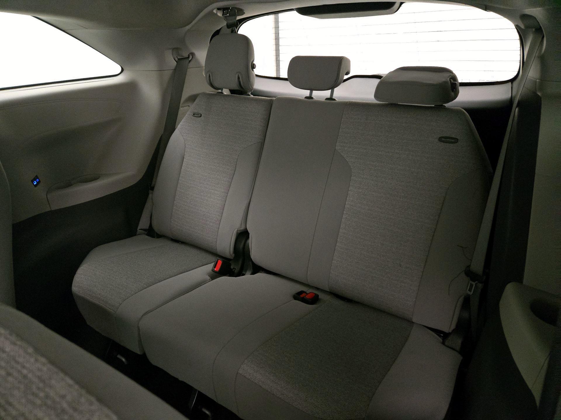 Thumbnail: 2022 Toyota Sienna - 19