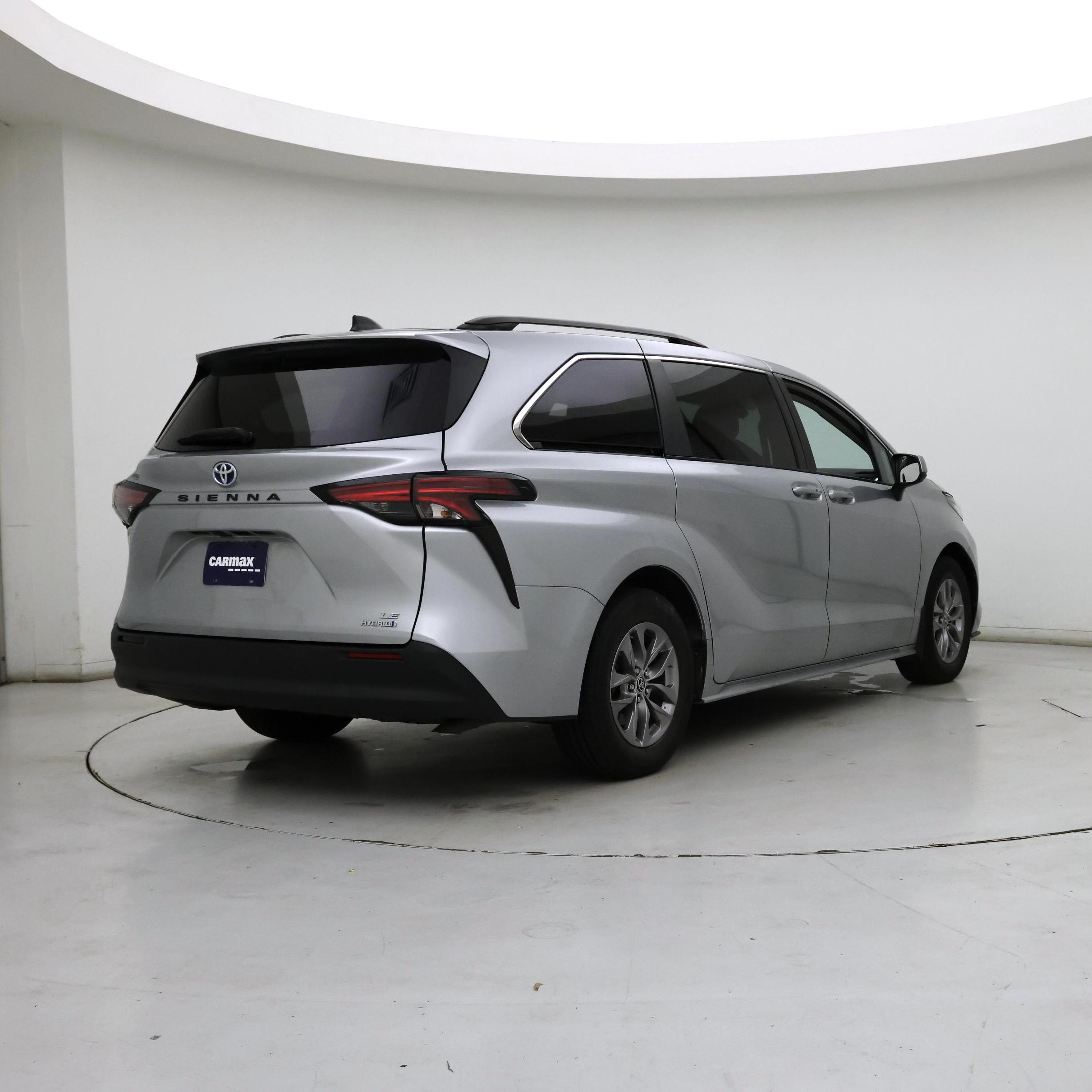 Thumbnail: 2022 Toyota Sienna - 8