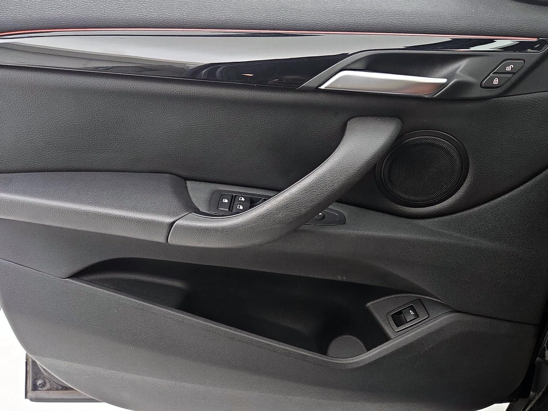 Thumbnail: 2019 BMW X1 - 12