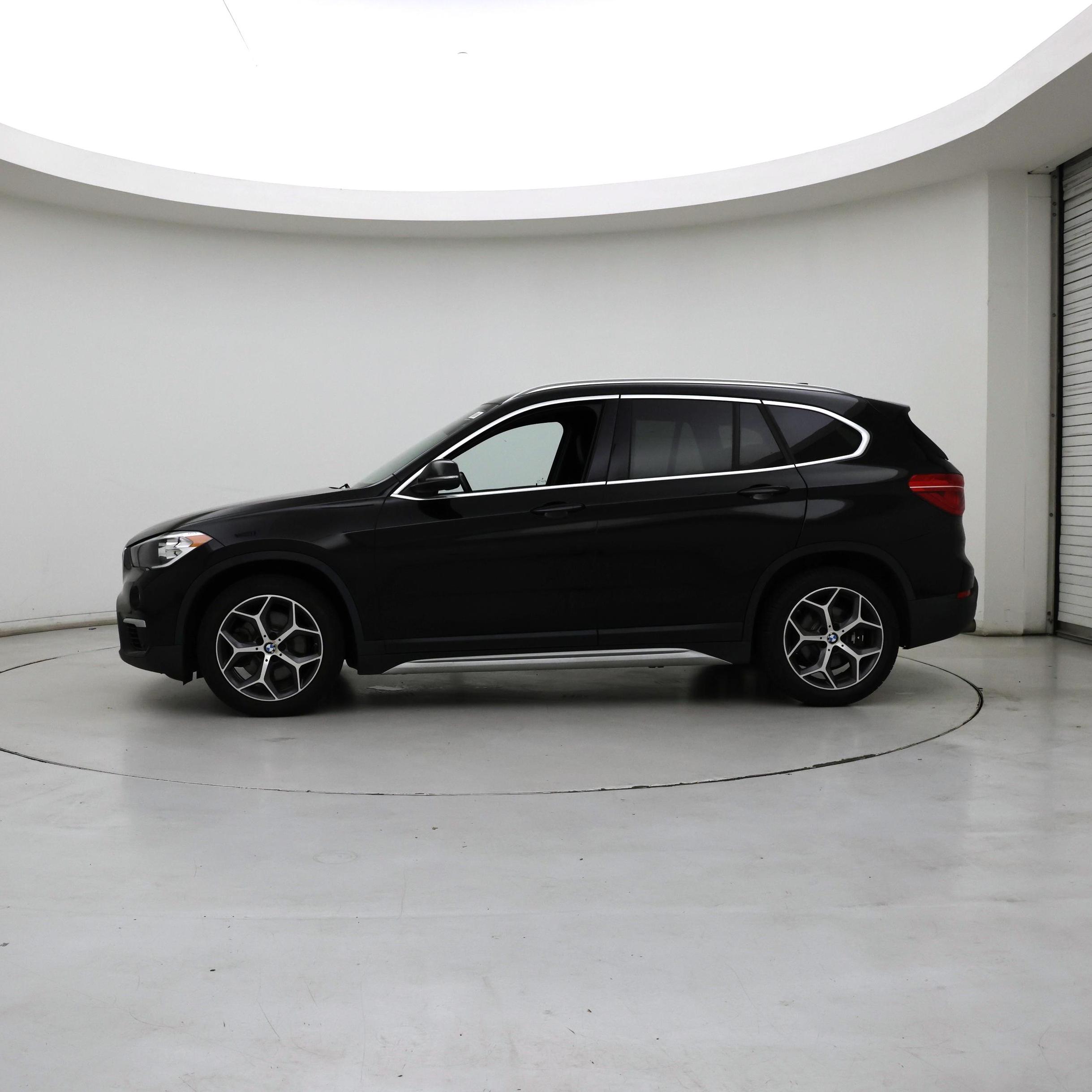 Thumbnail: 2019 BMW X1 - 3