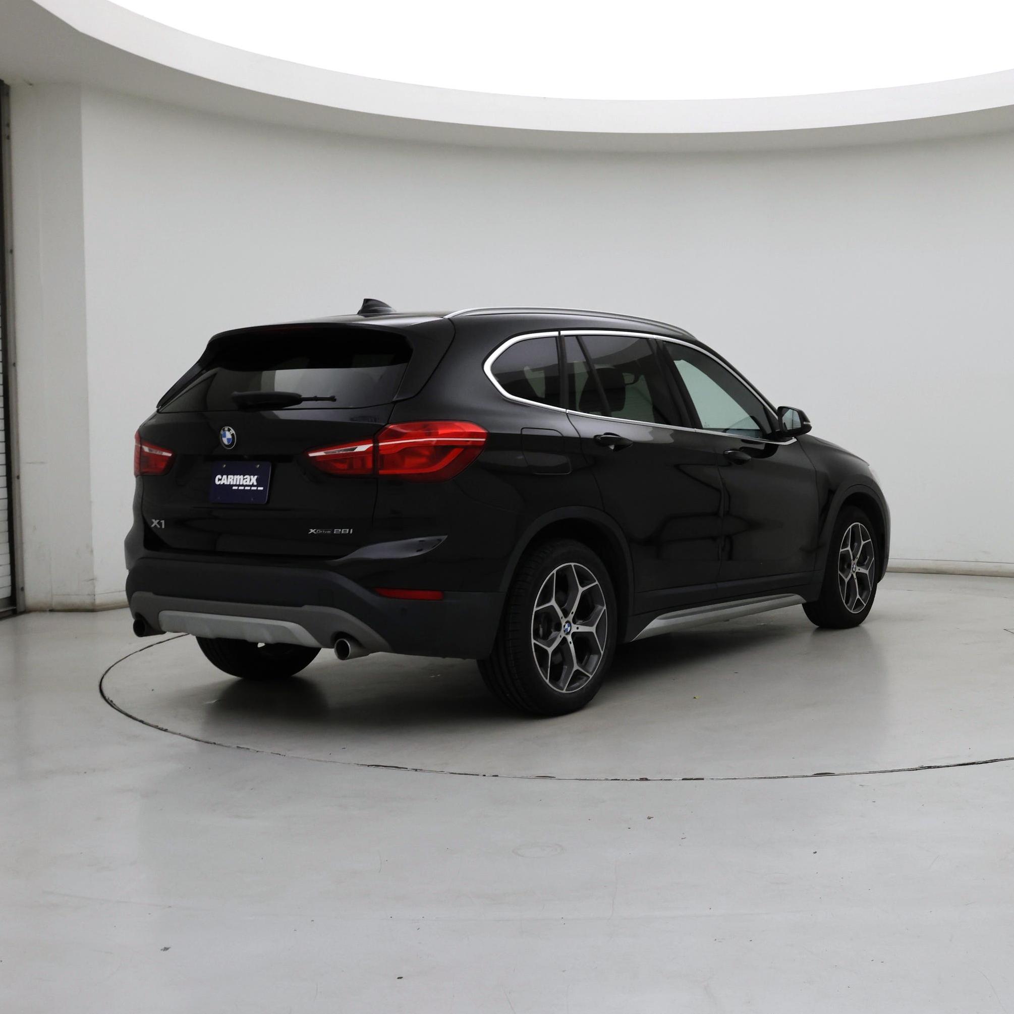 Thumbnail: 2019 BMW X1 - 8