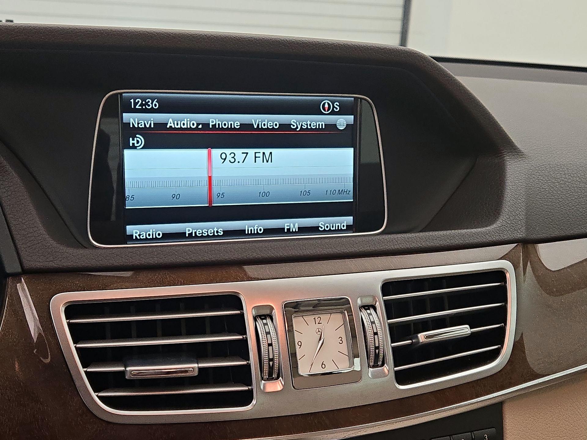 Thumbnail: 2014 Mercedes-Benz E-Class - 16