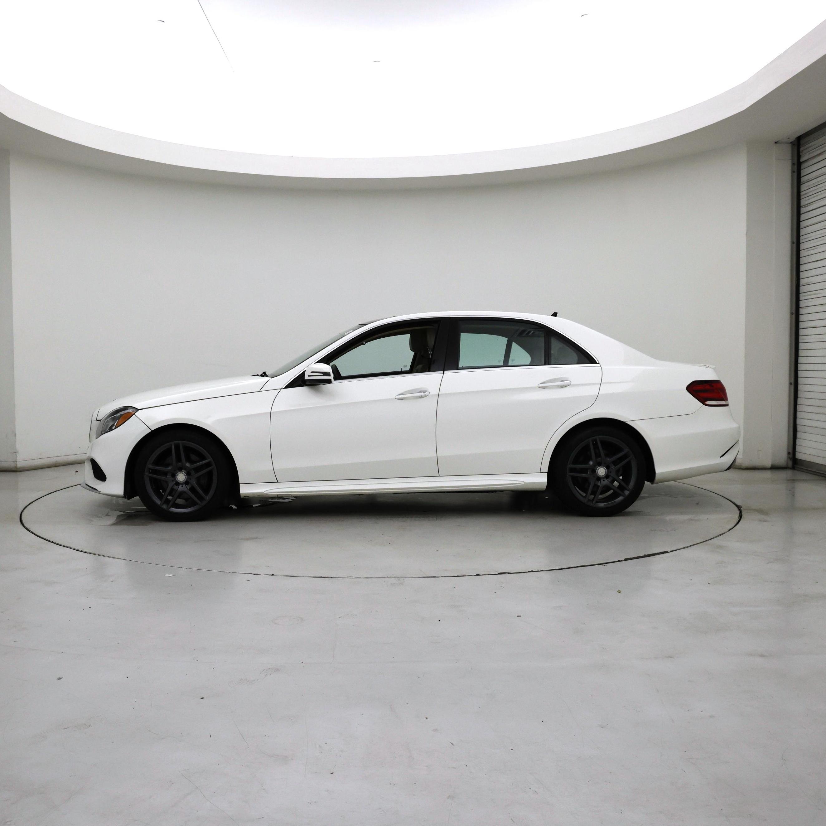 Thumbnail: 2014 Mercedes-Benz E-Class - 3