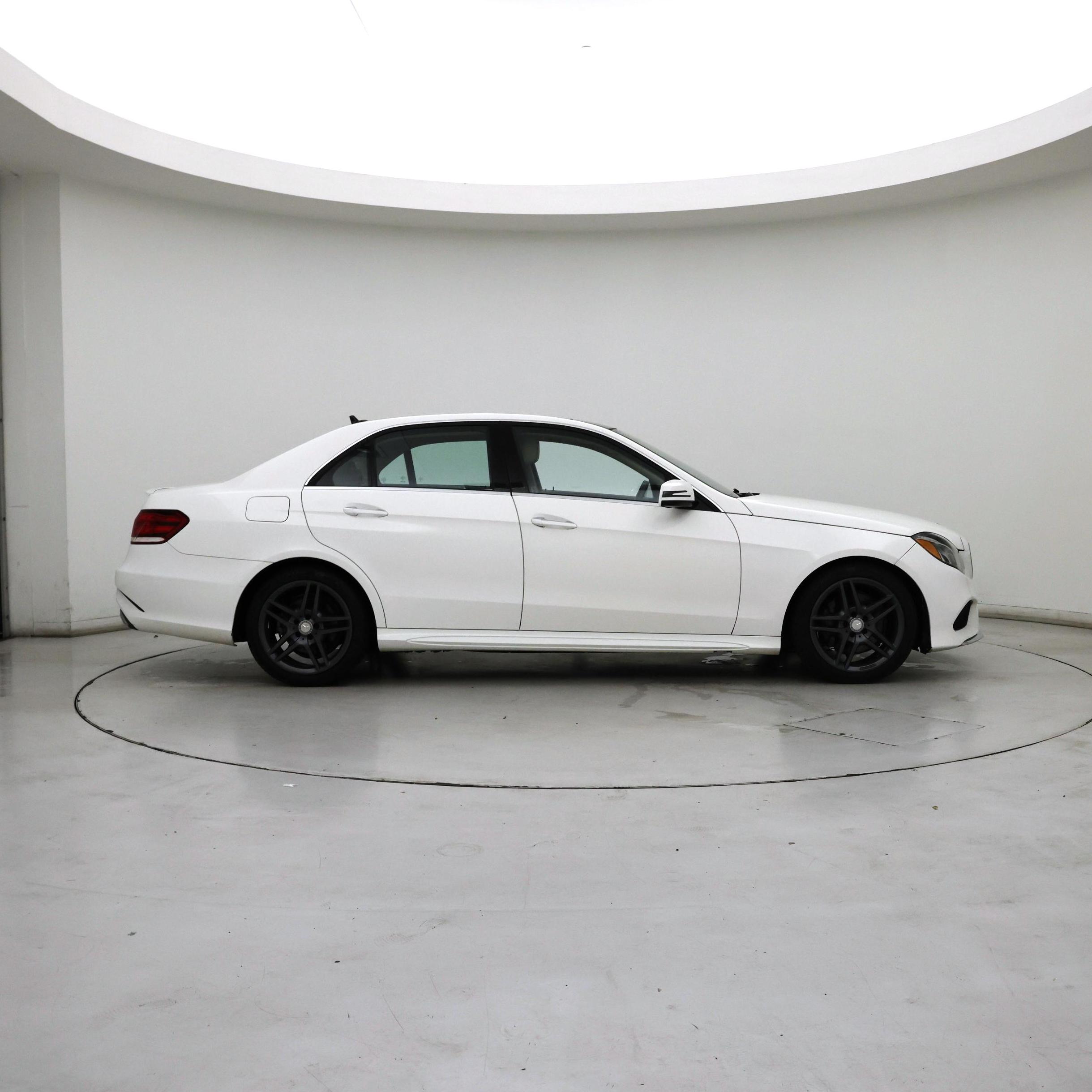 Thumbnail: 2014 Mercedes-Benz E-Class - 7