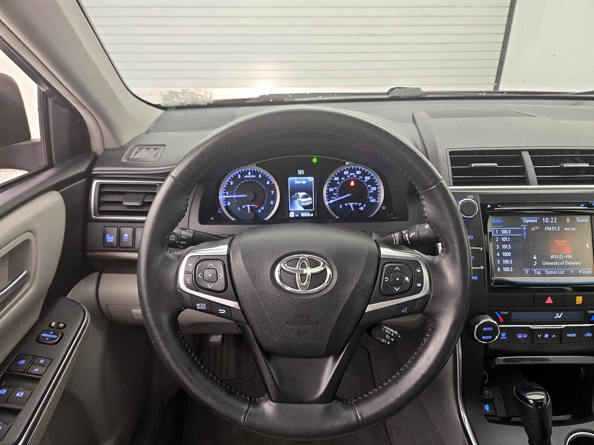 Thumbnail: 2015 Toyota Camry - 10